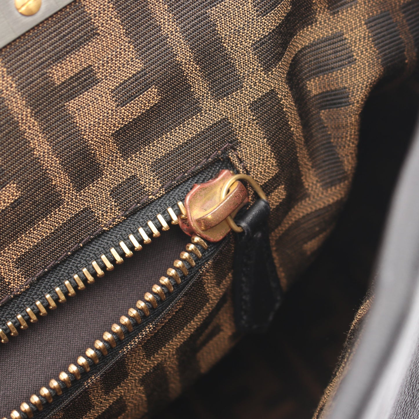 ピーカブー ラージ 2WAY ハンドバッグ レザー ブラック フェンディ バッグ FENDI