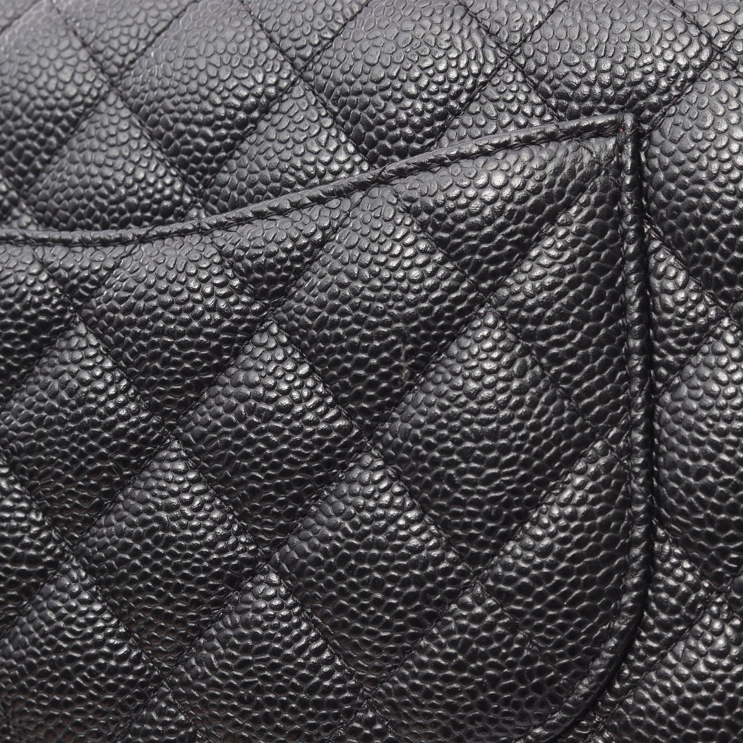 マトラッセ Wフラップ Wチェーンショルダーバッグ キャビアスキン ブラック ゴールド金具 シャネル バッグ CHANEL