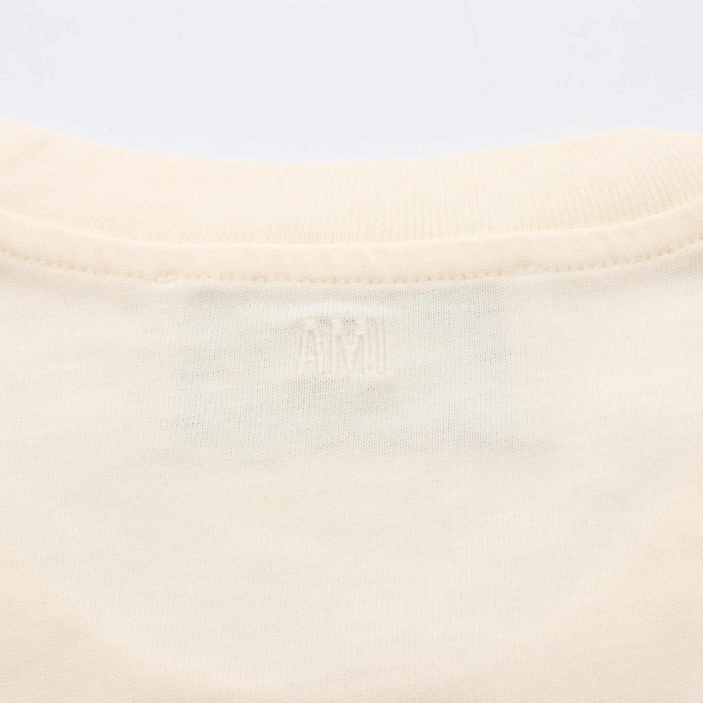 AMI DE COEUR エンボスロゴ Tシャツ コットン アイボリー アミアレクサンドルマテュッシ