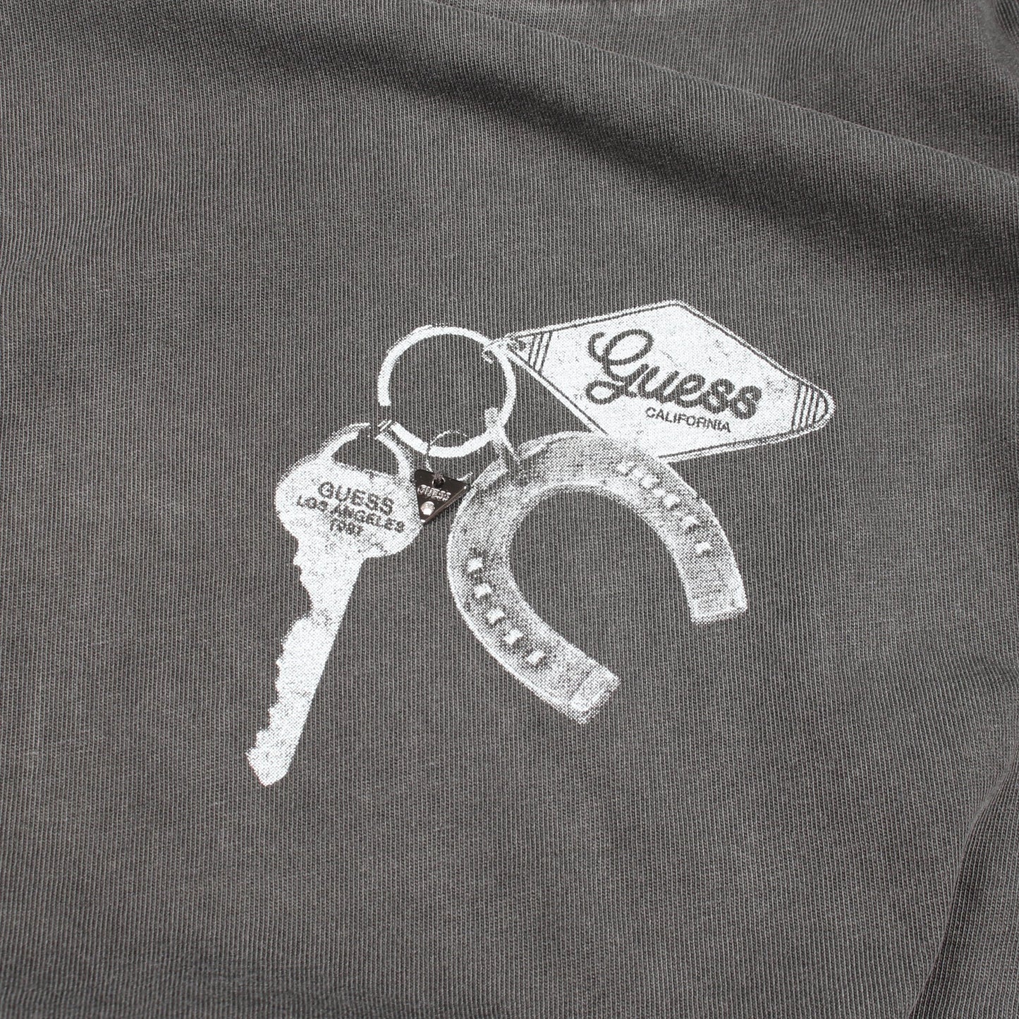 キーチェーン ダメージ加工 半袖Tシャツ コットン ダークグレー ゲス