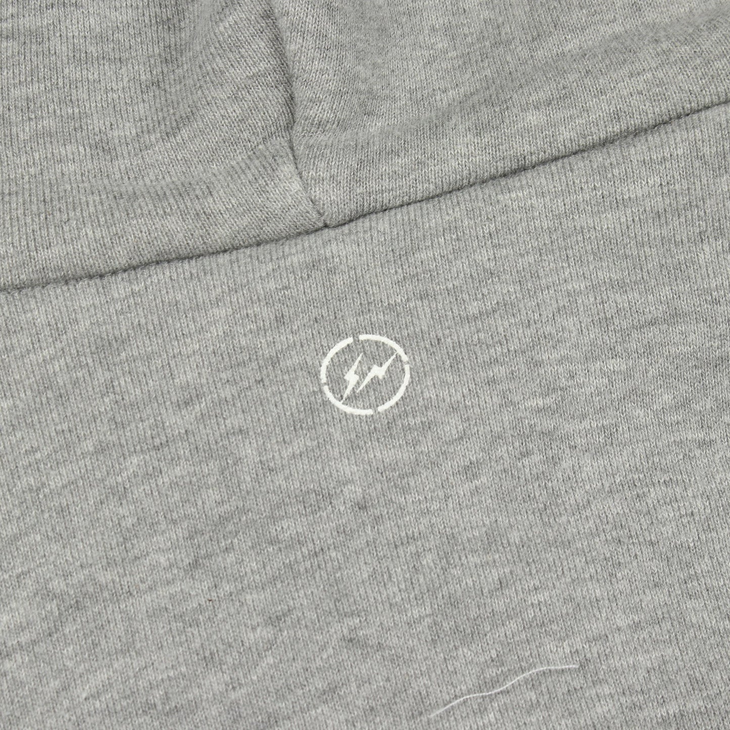 Sacai × Fragment Design ロゴプリント ジップアップパーカー コットン グレー サカイ