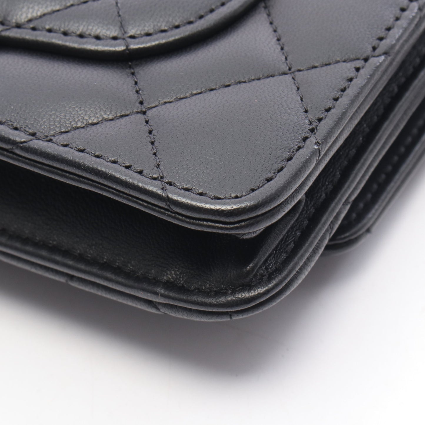 マトラッセ チェーンウォレット ラムスキン ブラック シルバー金具 シャネル