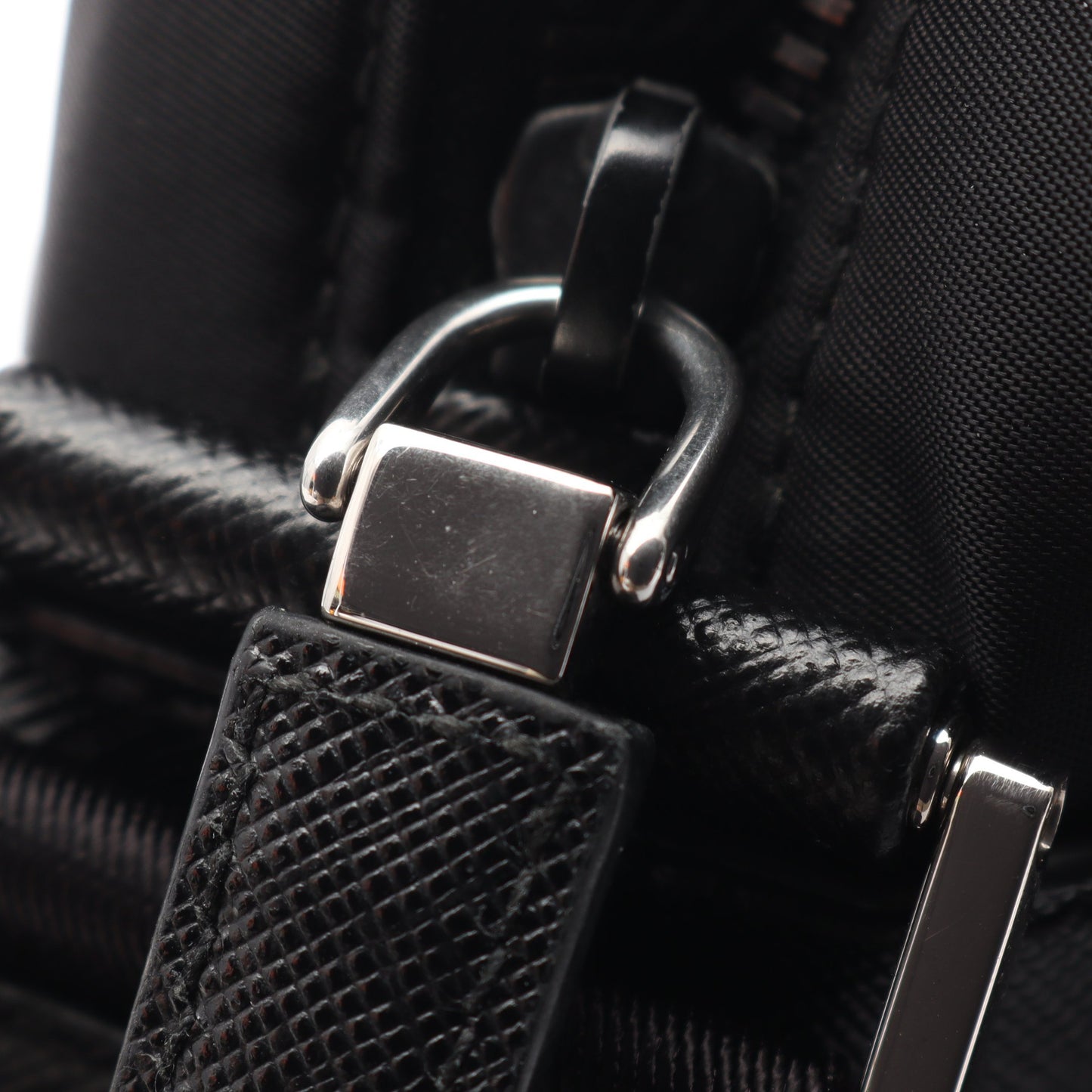 RE-NYLON TESSUTO+SAFFIANO ショルダーバッグ ナイロン レザー ブラック プラダ