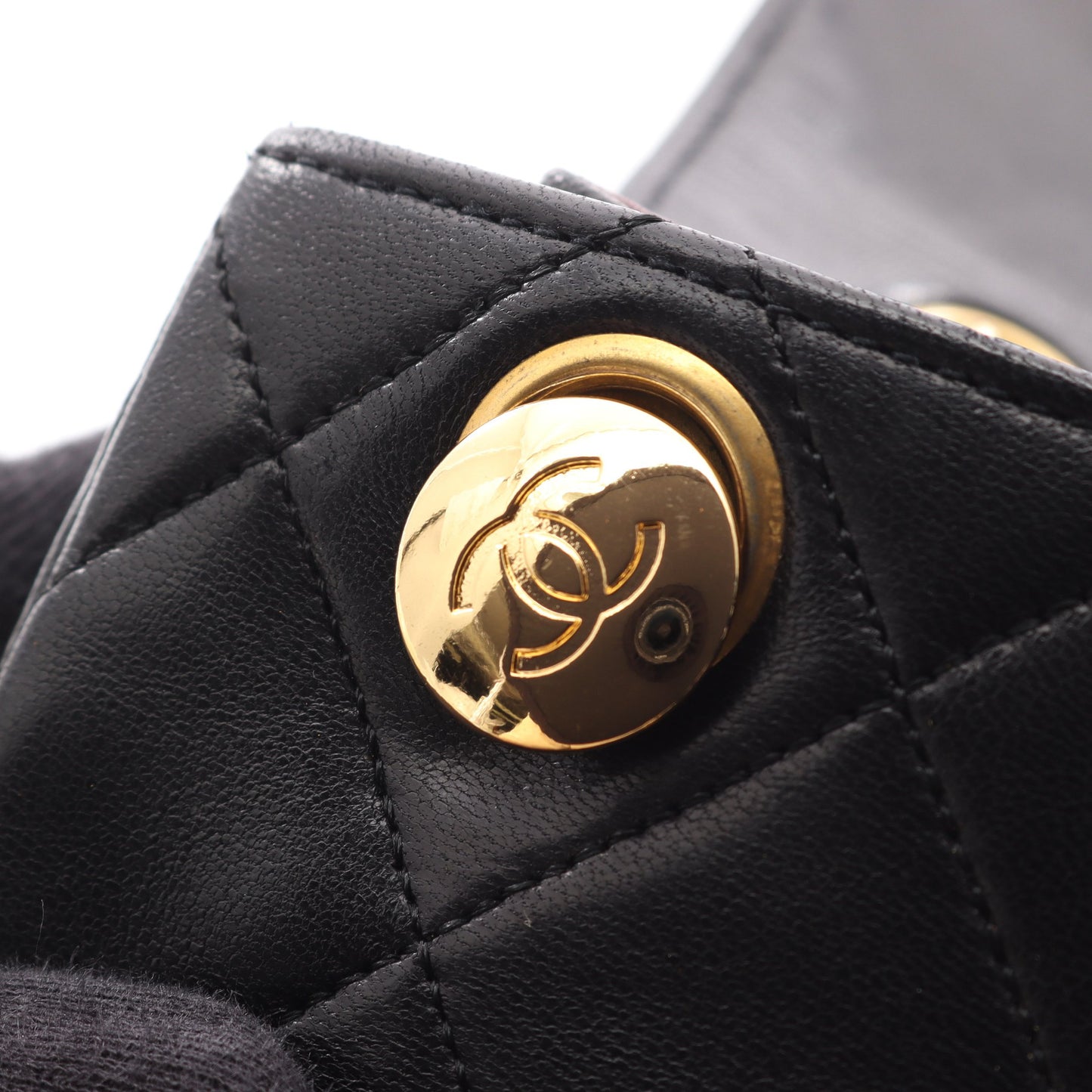 マトラッセ チェーンショルダーバッグ ラムスキン ブラック ゴールド金具 シャネル