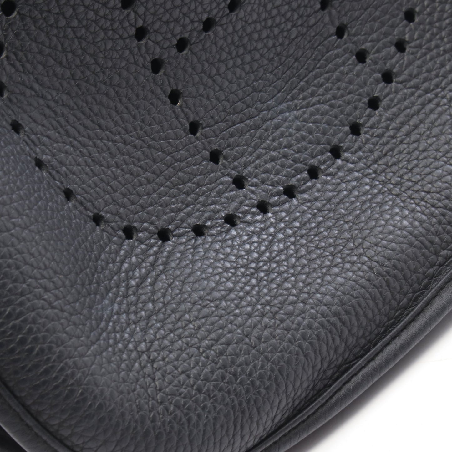 エヴリン 3 トロワ PM ショルダーバッグ トリヨンクレマンス ブラック ゴールド金具 Y刻印 エルメス バッグ HERMES