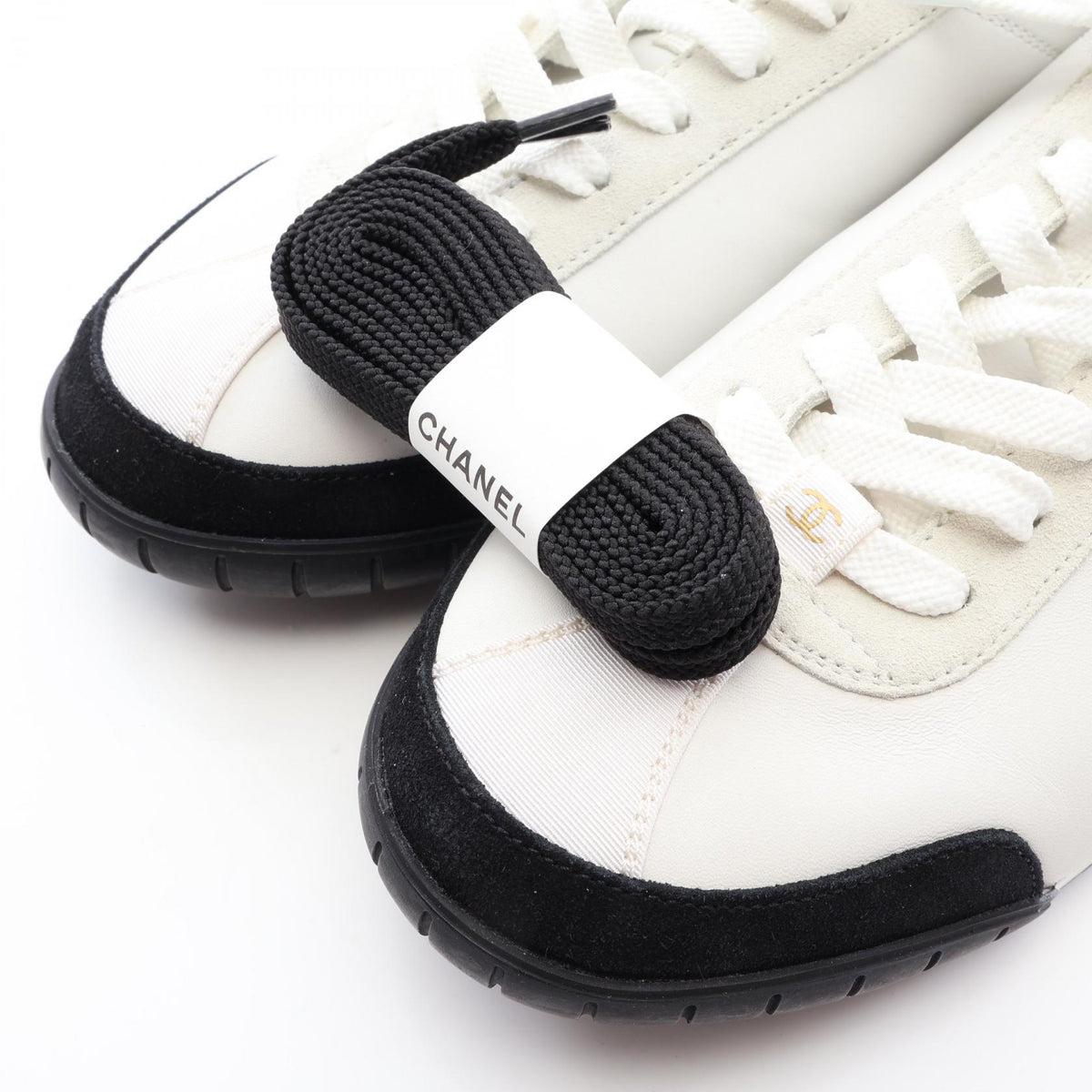 ココマーク ロゴ ローカットスニーカー レザー スエード ホワイト ライトグレー ブラック シャネル シューズ CHANEL