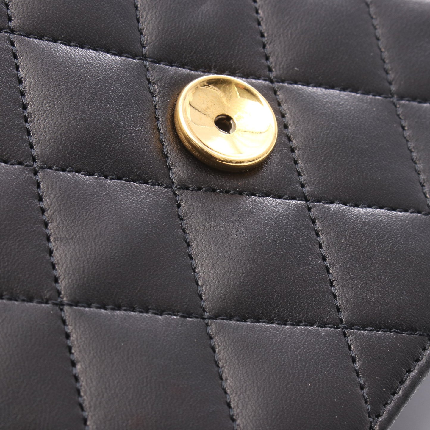 マトラッセ シングルフラップ チェーンショルダーバッグ ラムスキン ブラック ゴールド金具 シャネル バッグ CHANEL