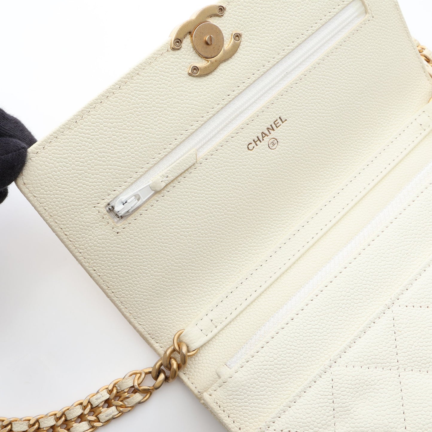 マトラッセ ショルダーウォレット キャビアスキン アイボリー ゴールド金具 シャネル バッグ CHANEL