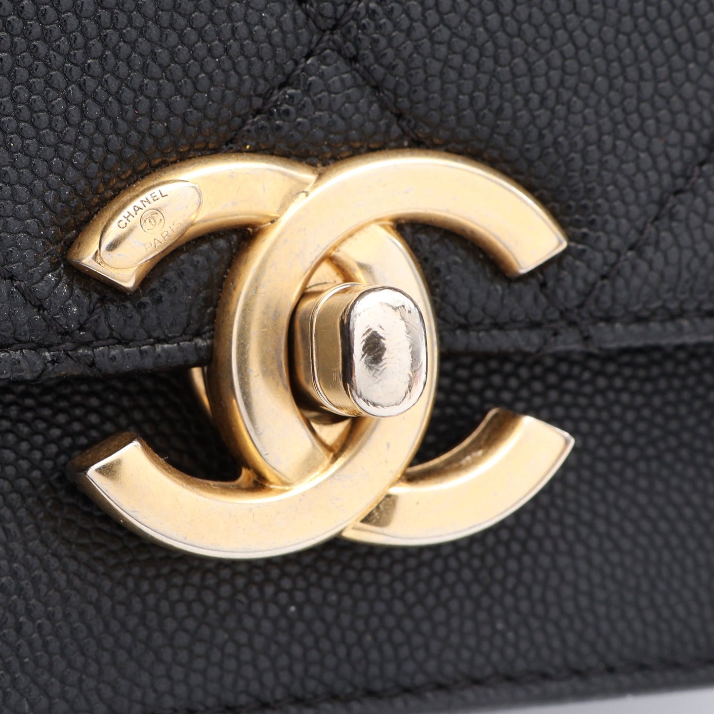 マトラッセ チェーンショルダーバッグ キャビアスキン ブラック ゴールド金具 シャネル バッグ CHANEL