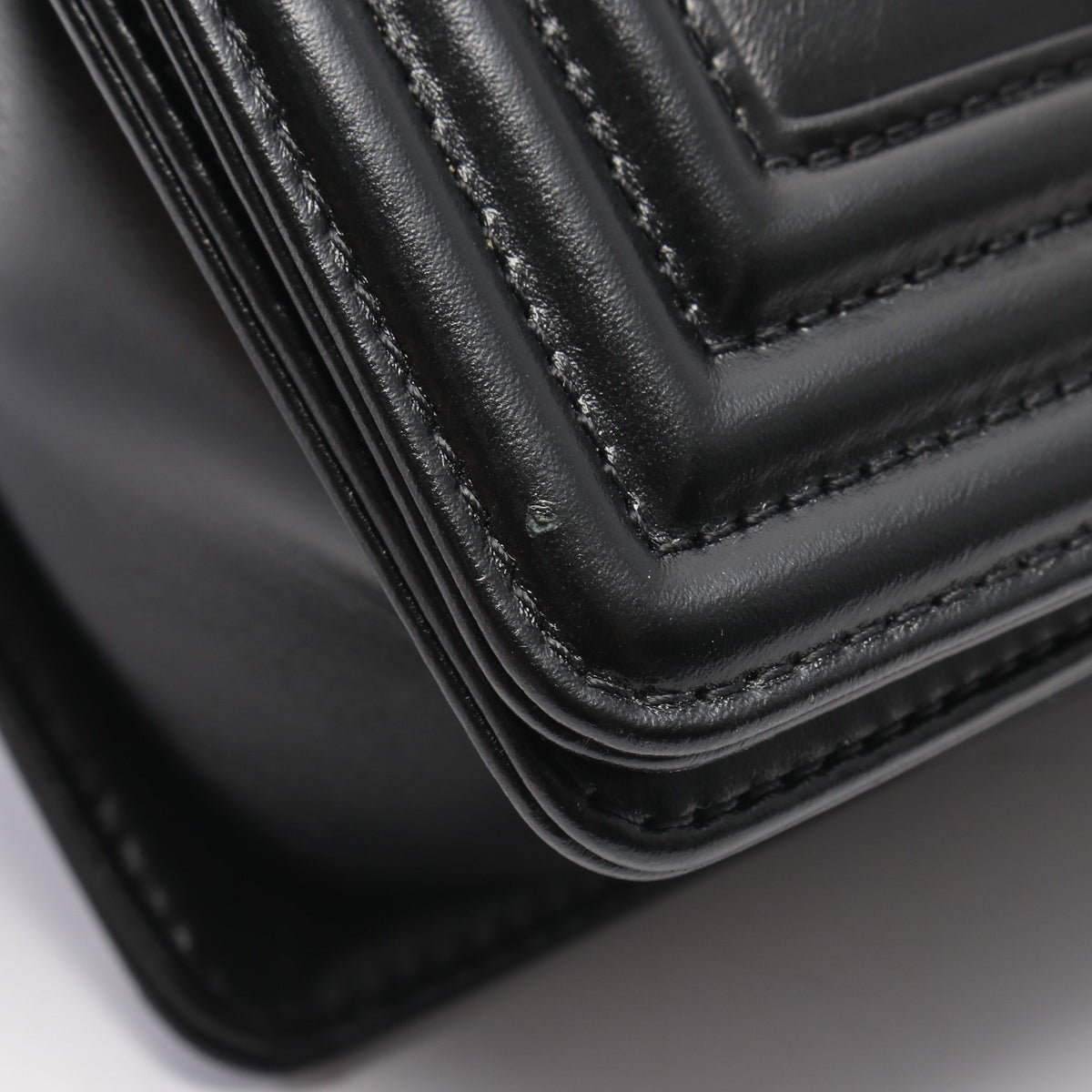 ボーイシャネル チェーンショルダーバッグ レザー ブラック ゴールド金具 シャネル
