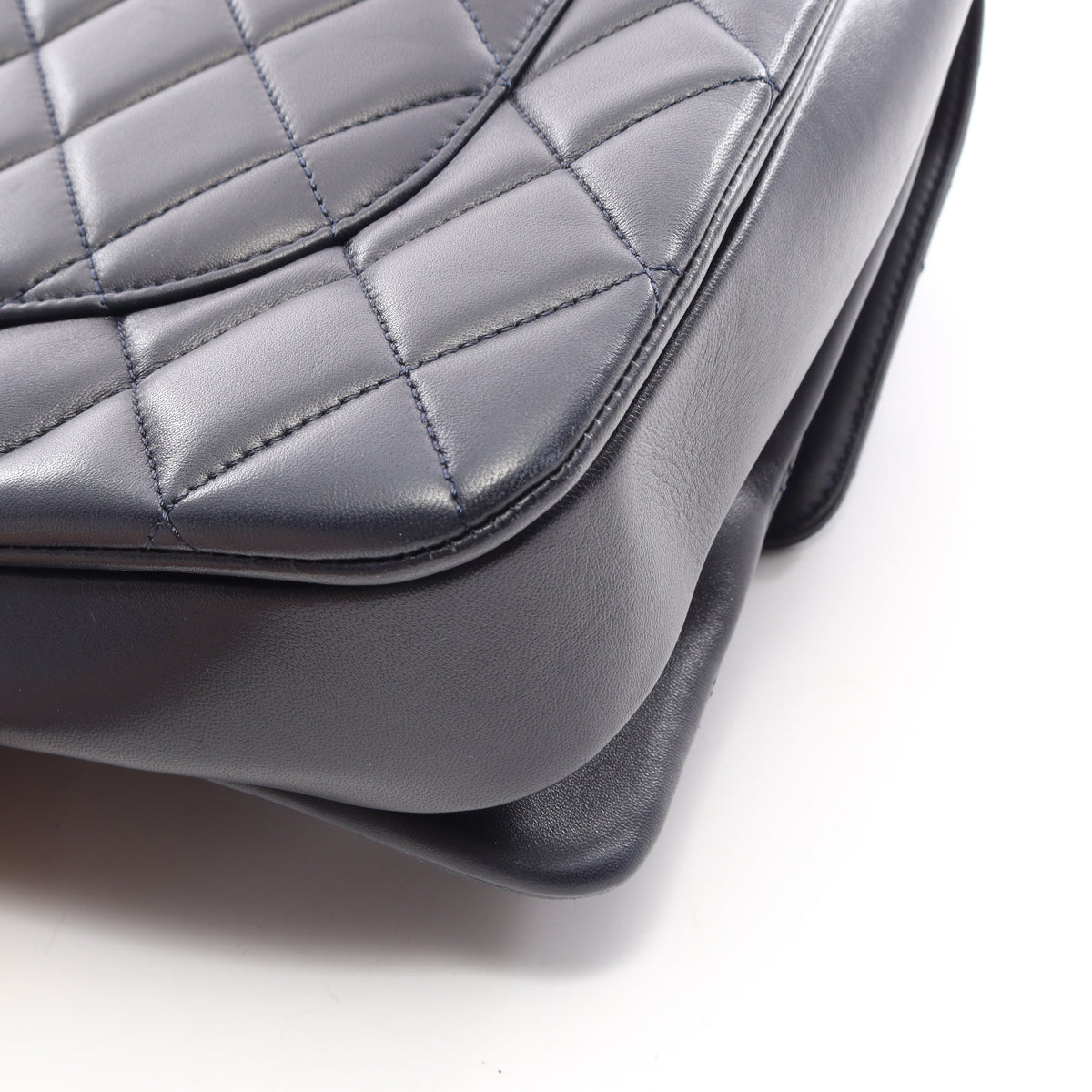 トレンディCC トップハンドル アンティークシルバー金具 2WAY チェーンショルダーバッグ ラムスキン ダークネイビー シャネル