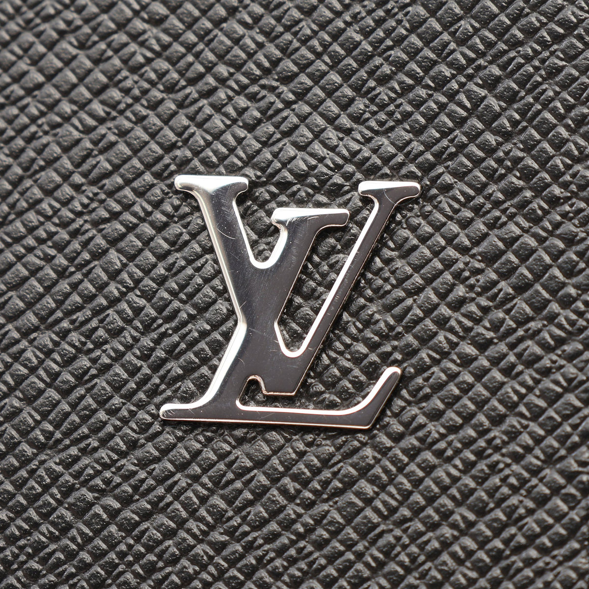 ポシェット ヴォワヤージュ タイガ ノワール クラッチバッグ レザー ブラック ルイヴィトン バッグ LOUIS VUITTON