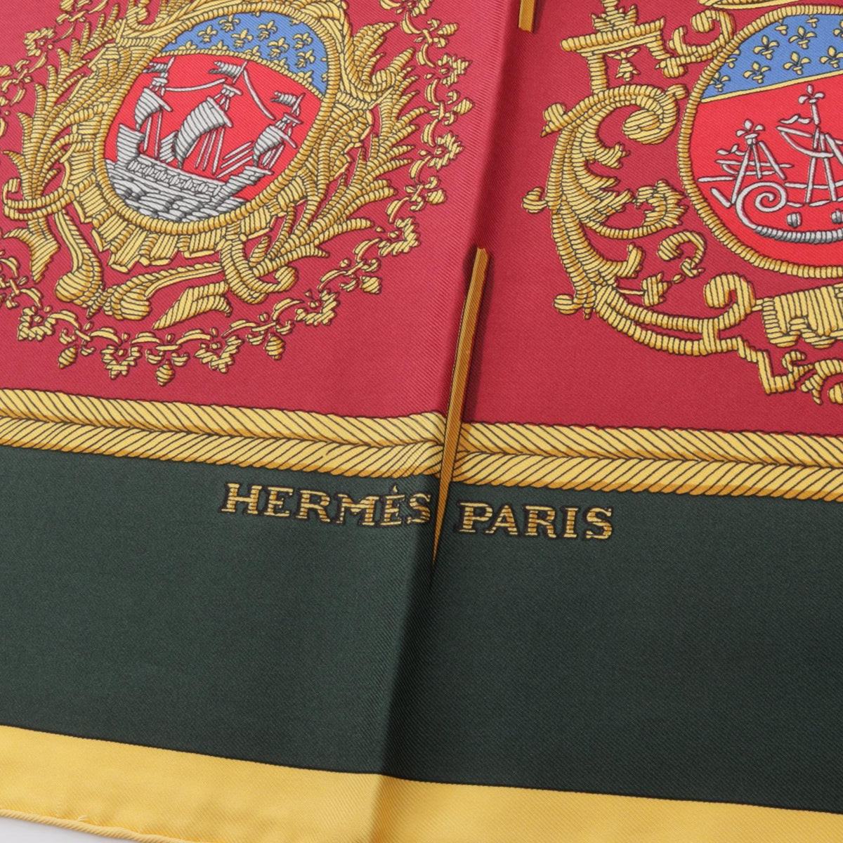 エルメス カレ90 Les Armes de Paris スカーフ レッド系 グリーン系 マルチカラー シルク 財布・小物 HERMES