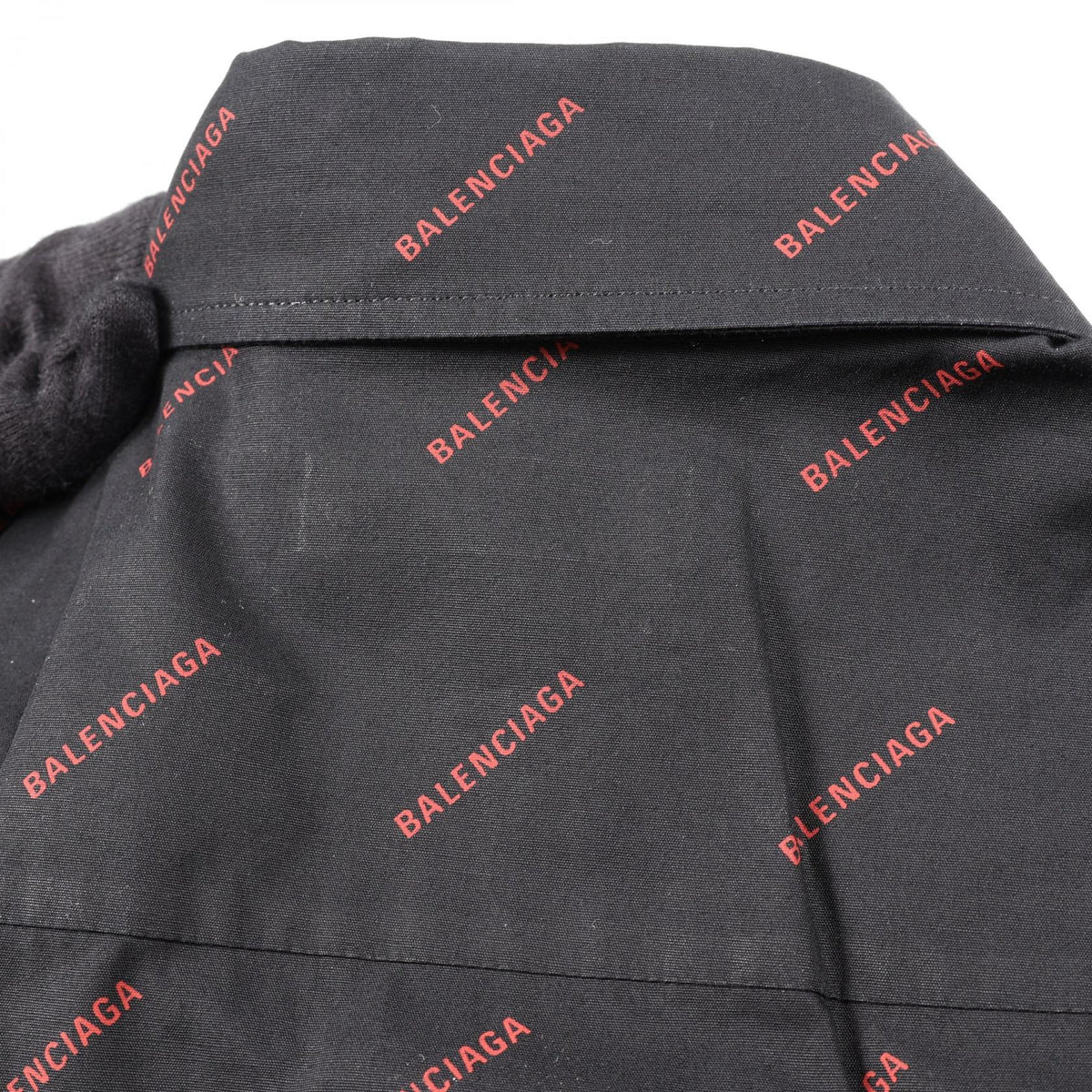 バレンシアガ ロゴ総柄 半袖 その他トップス ブラック系 レッド系 トップス BALENCIAGA