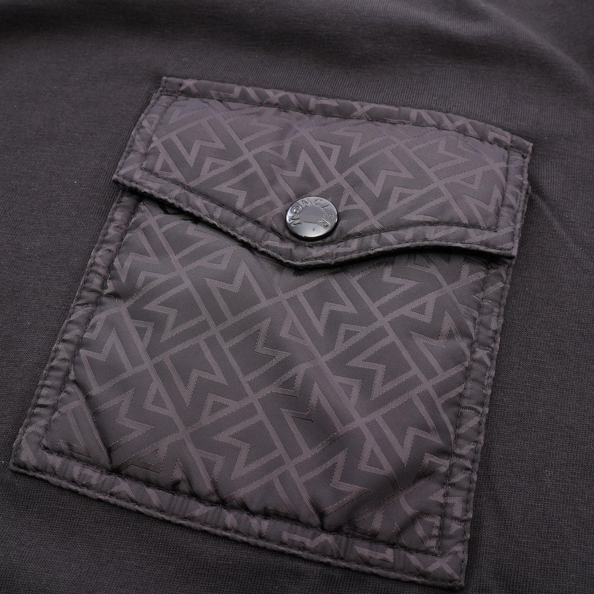 モンクレール ポケット付き クルーネック 半袖Tシャツ ブラック系 トップス MONCLER