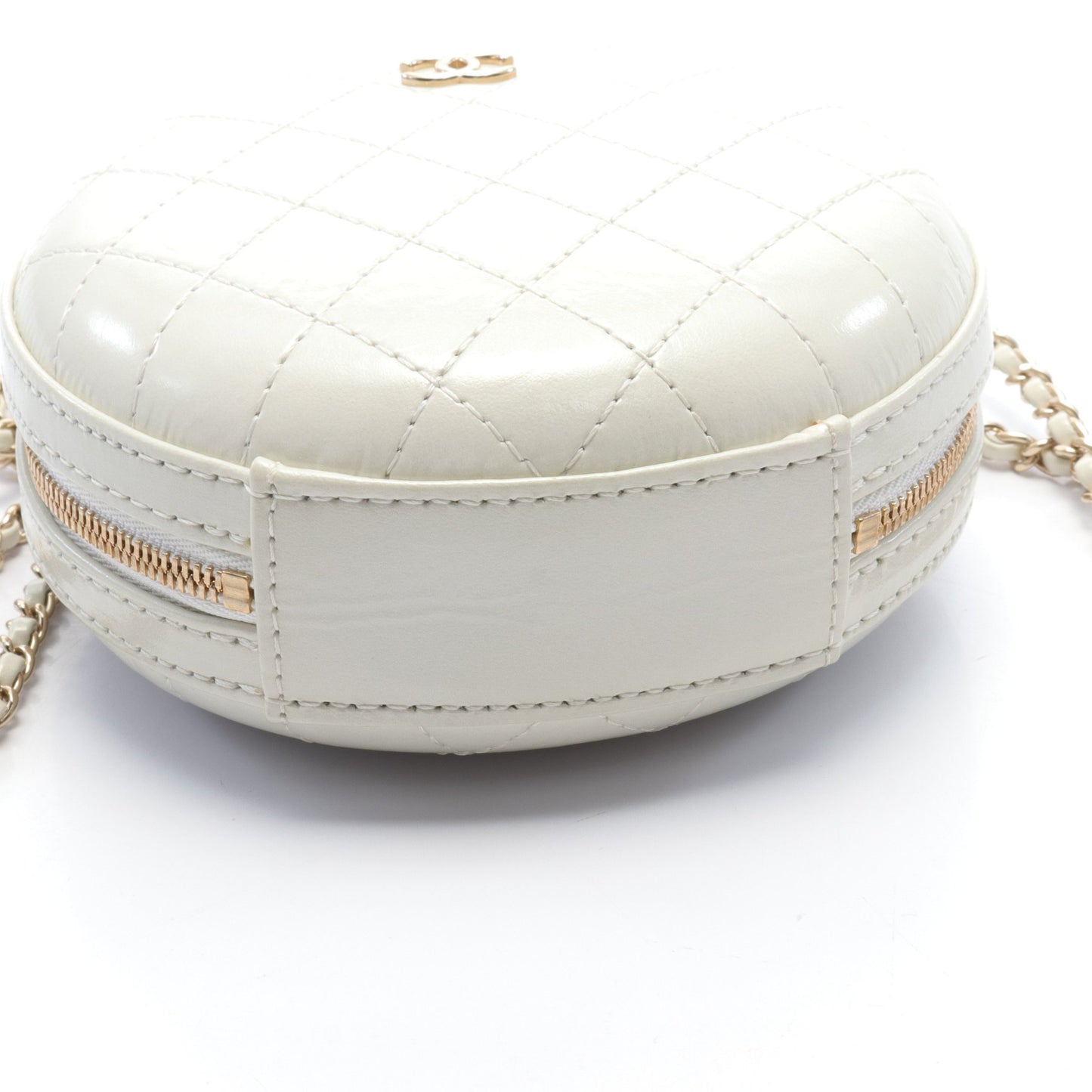マトラッセ ラウンド チェーンショルダーバッグ レザー オフホワイト ゴールド金具 シャネル バッグ CHANEL