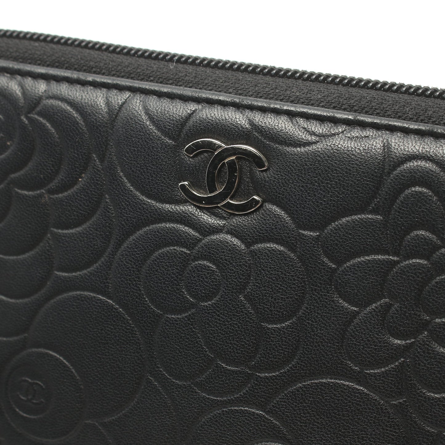 カメリア ラウンドファスナー長財布 レザー ブラック シルバー金具 シャネル 財布・小物 CHANEL
