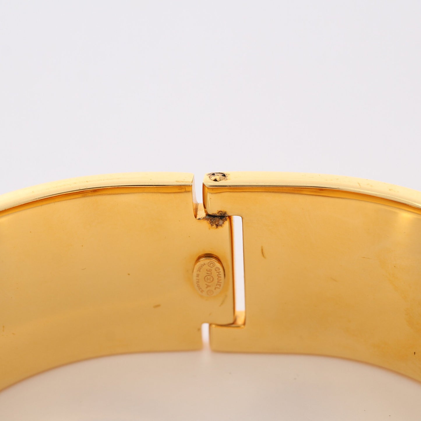 ココマーク ターンロックモチーフ バングル GP ゴールド 97A シャネル アクセサリー CHANEL