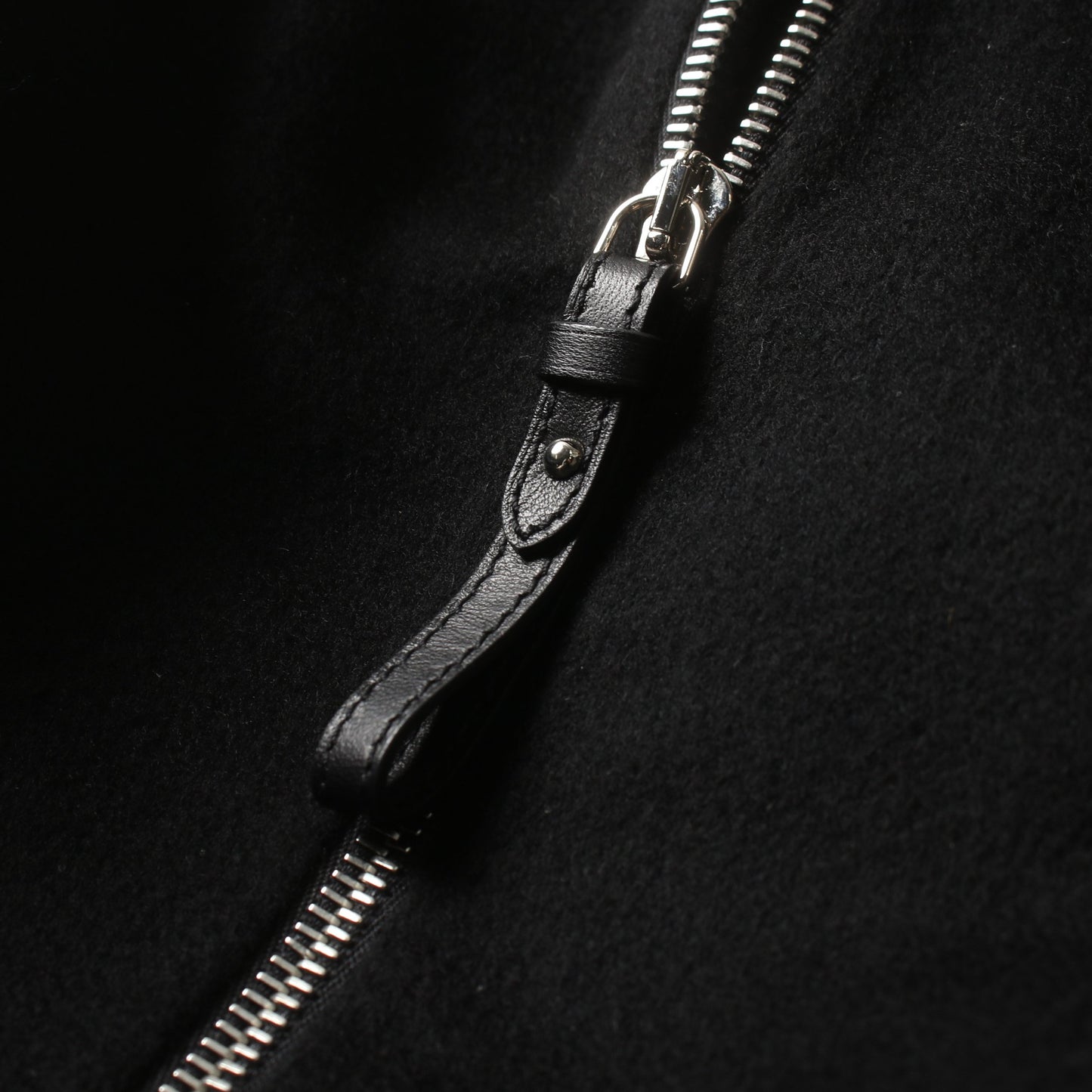 ジップアップ ベスト カシミヤ ブラック エルメス トップス HERMES