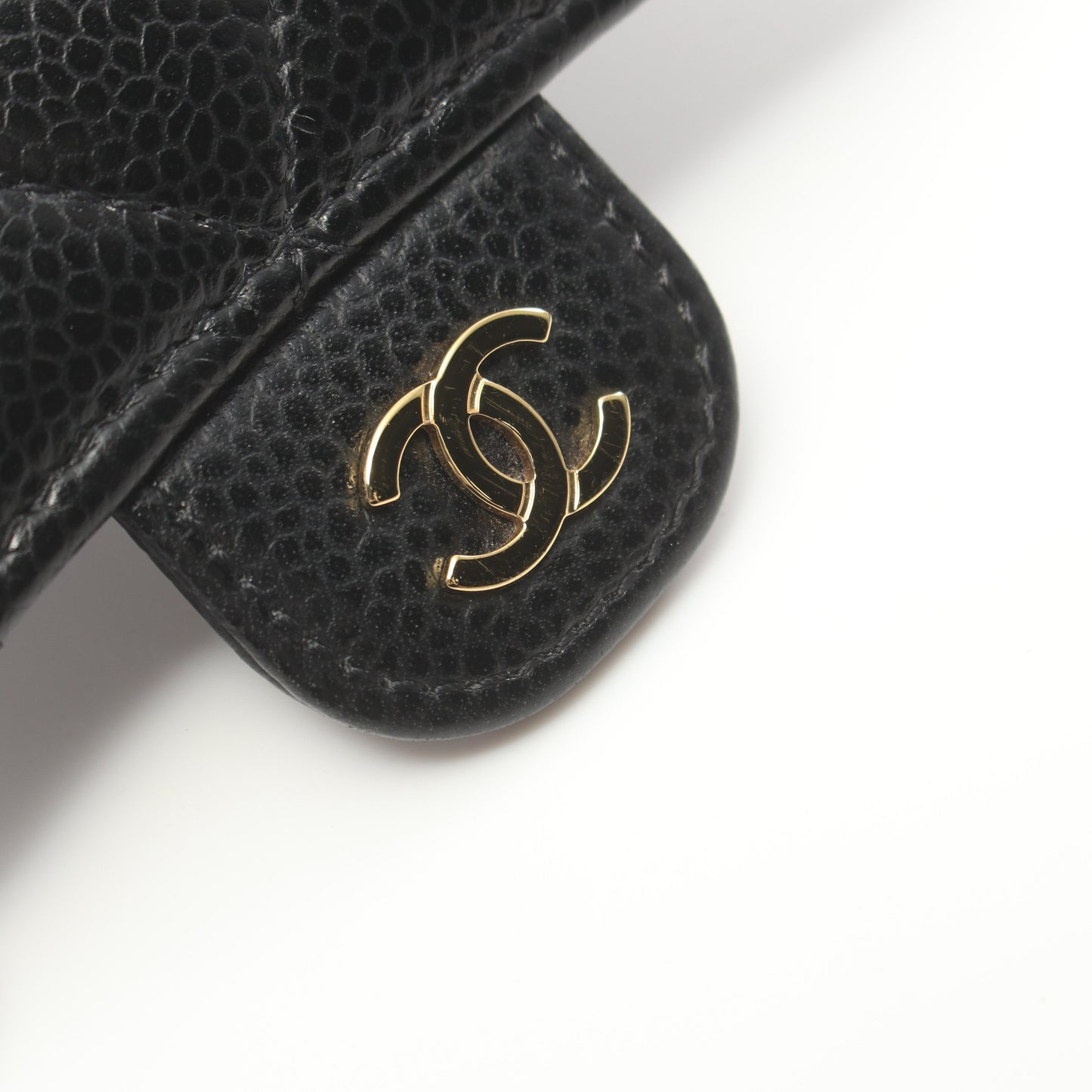 クラシック スモール フラップ ウォレット 三つ折り財布 キャビアスキン ブラック ゴールド金具 シャネル 財布・小物 CHANEL
