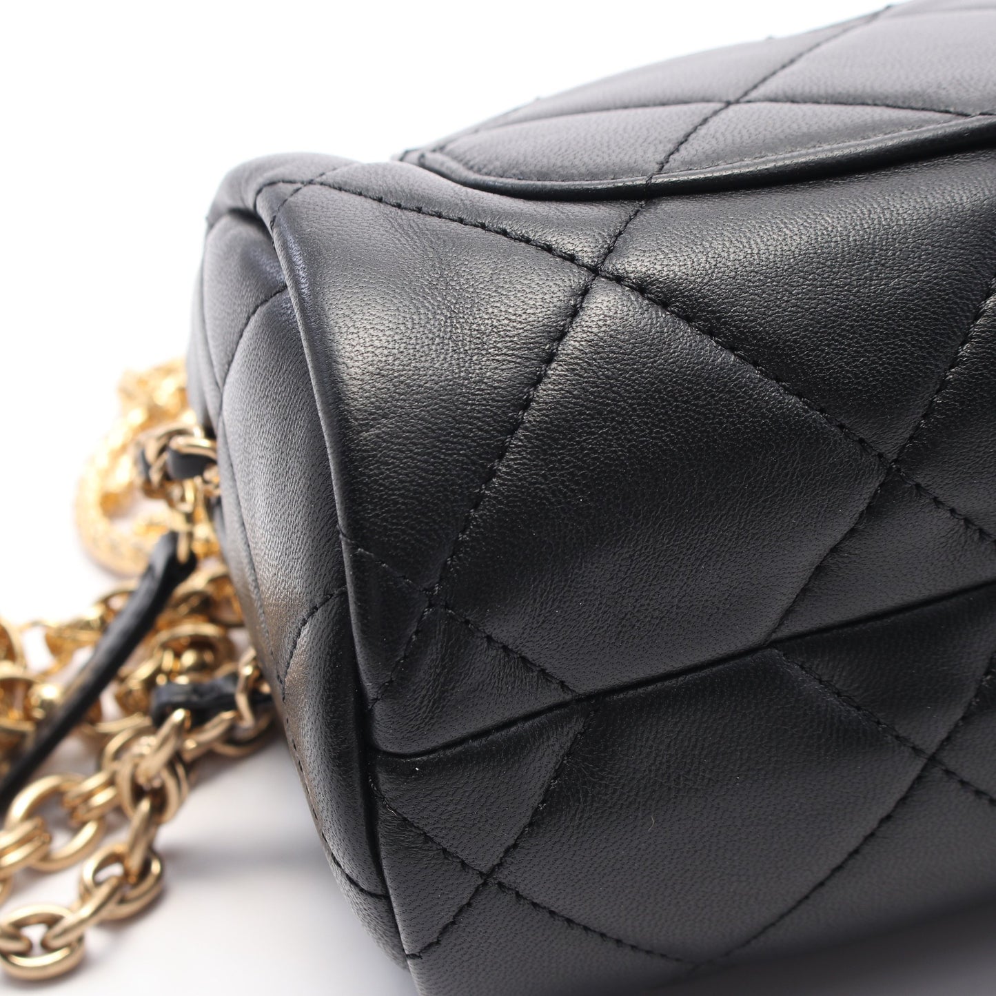 ミニ ボーリング バッグ マトラッセ チェーンショルダーバッグ レザー ブラック ゴールド金具 シャネル バッグ CHANEL