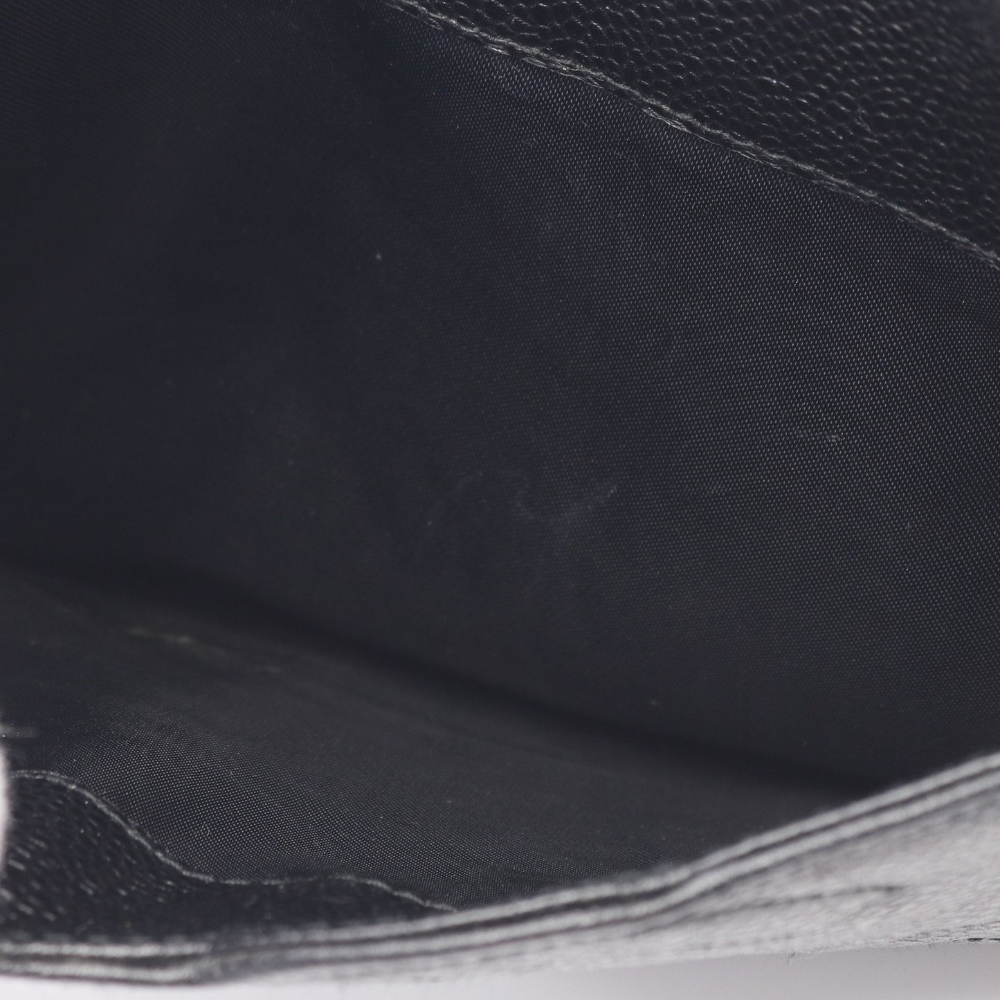 トリプルココマーク チェーンショルダーバッグ キャビアスキン ブラック ゴールド金具 シャネル バッグ CHANEL