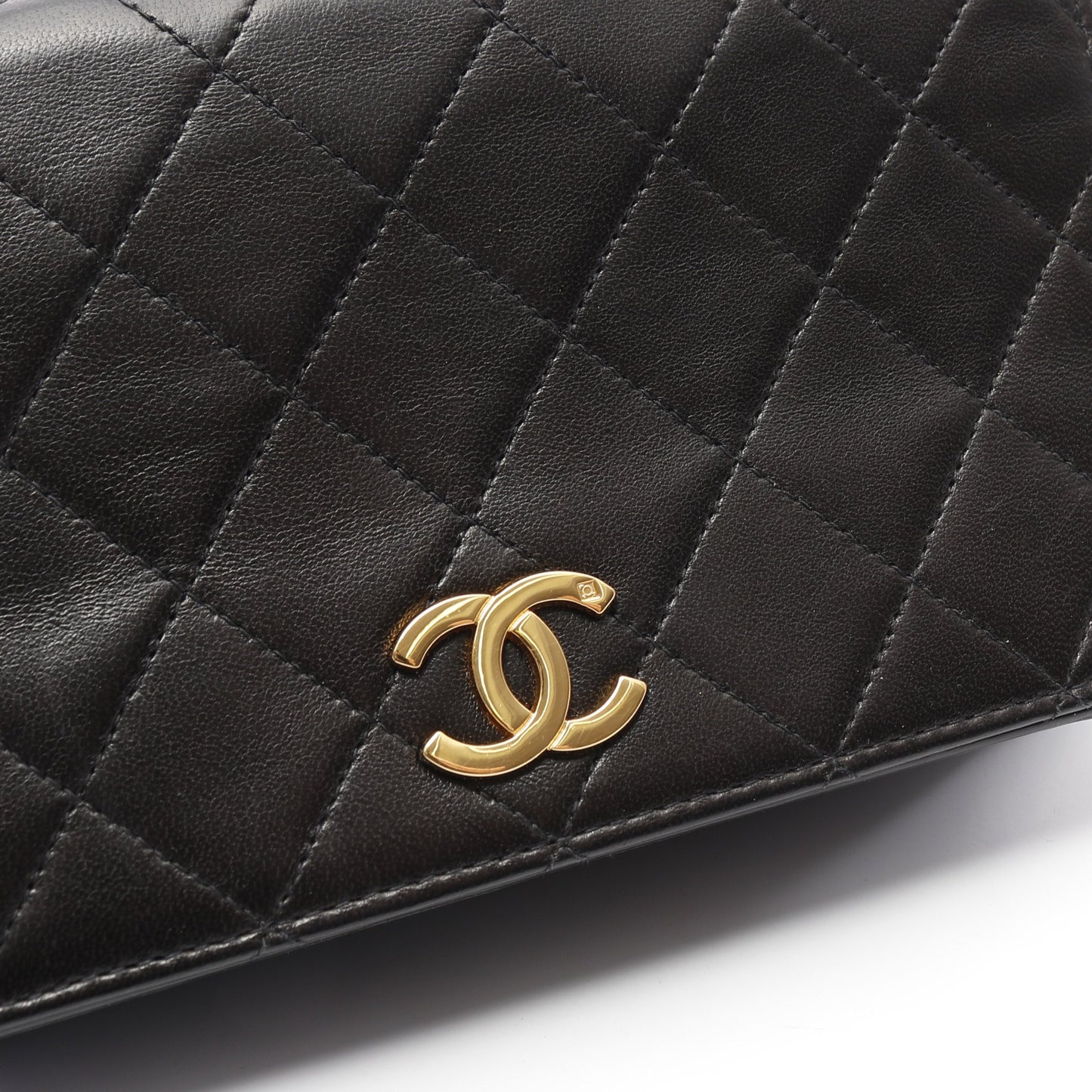 ミニマトラッセ フルフラップ チェーンショルダーバッグ ラムスキン ブラック ゴールド金具 シャネル バッグ CHANEL