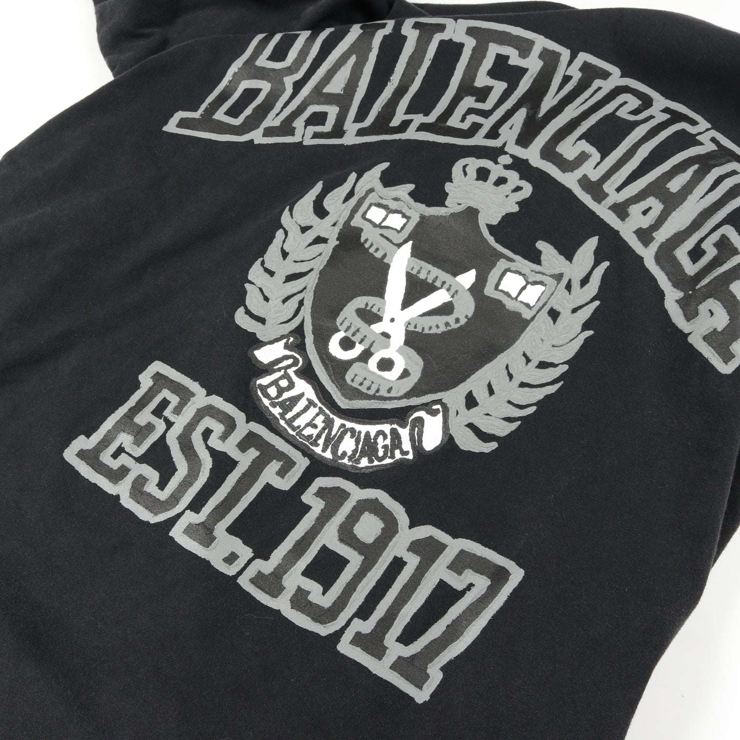 カレッジロゴ Tシャツ クルーネック 半袖 コットン ブラック グレー ユーズド加工 バレンシアガ トップス BALENCIAGA