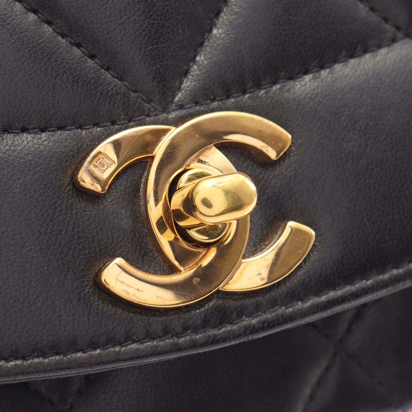 マトラッセ ダイアナフラップ チェーンショルダーバッグ ラムスキン ブラック ゴールド金具 シャネル バッグ CHANEL