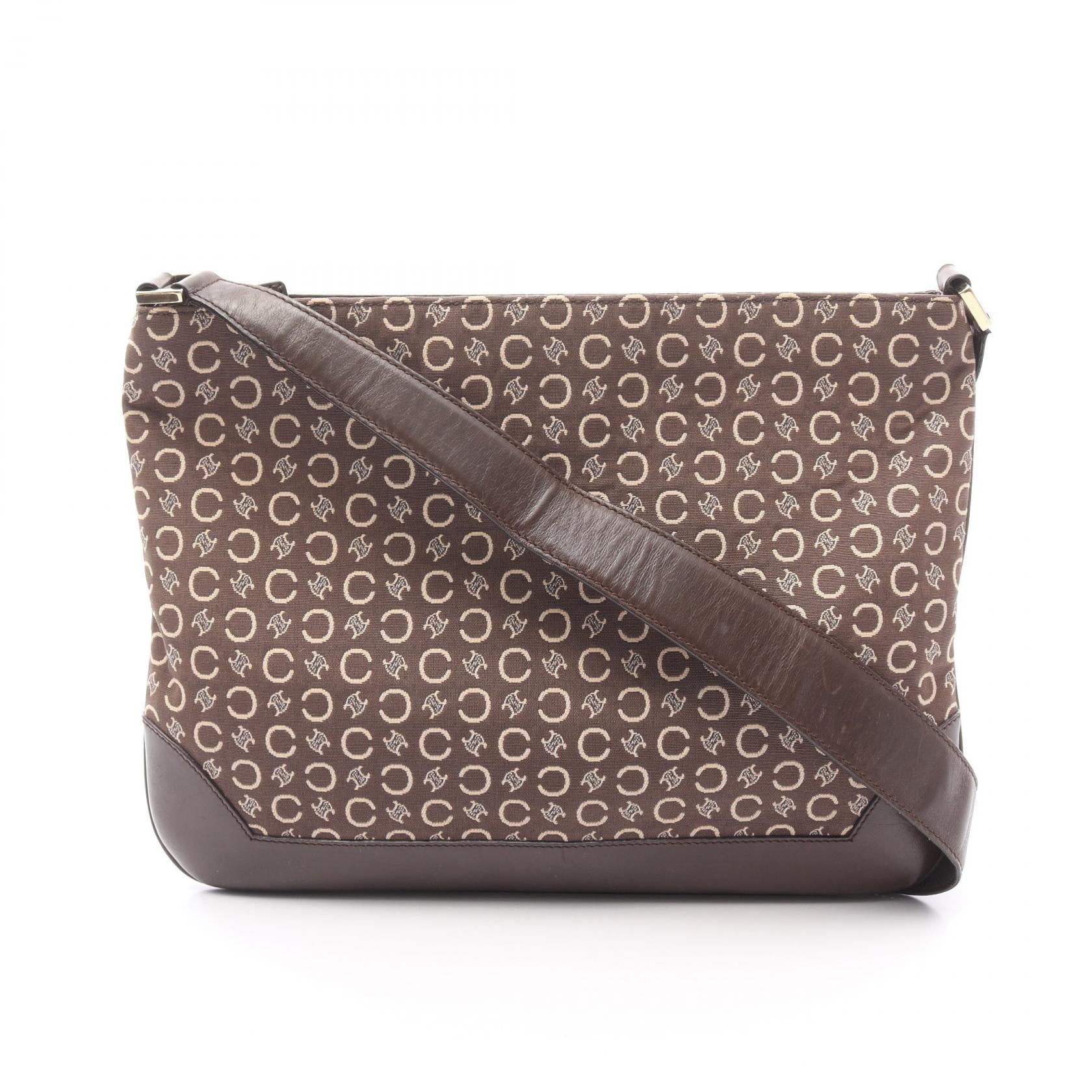 【美品】セリーヌ ショルダーバッグ Cマカダム CELINE（セリーヌ） ショルダーバッグ レディースバッグ 馬車金具 C