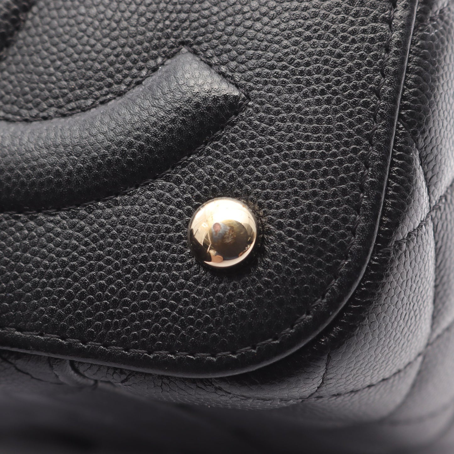 マトラッセ チェーンショルダーバッグ キャビアスキン ブラック ゴールド金具 2WAY シャネル バッグ CHANEL
