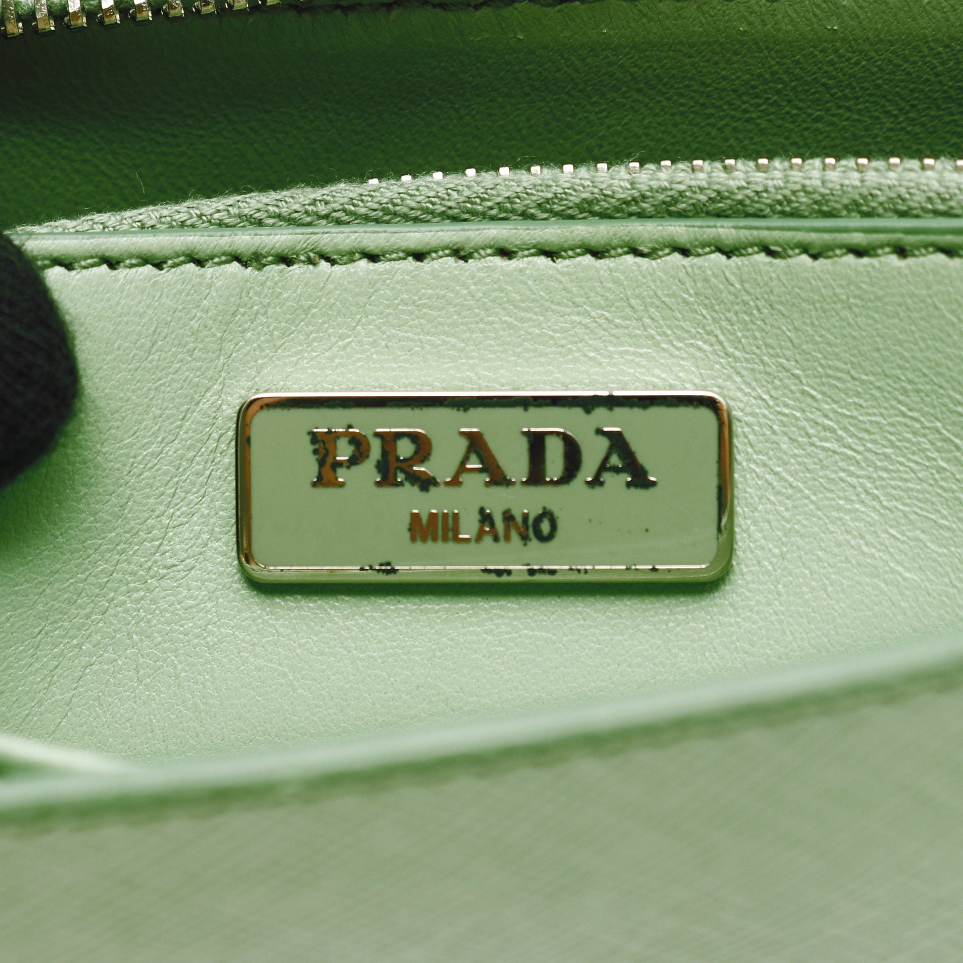SAFFIANO LUX ショルダーウォレット サフィアーノレザー ライトグリーン プラダ バッグ PRADA