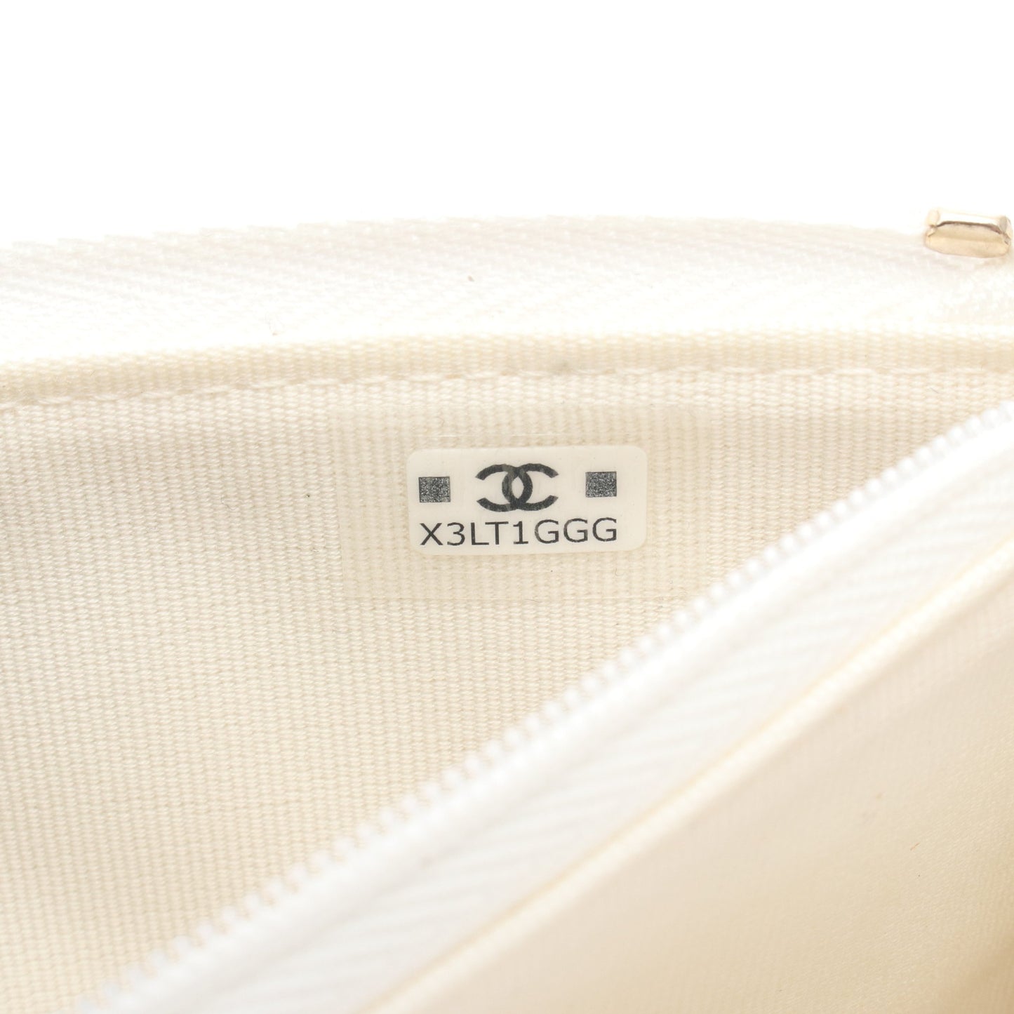 マトラッセ フォンケース チェーンウォレット キャビアスキン ホワイト ゴールド金具 シャネル バッグ CHANEL