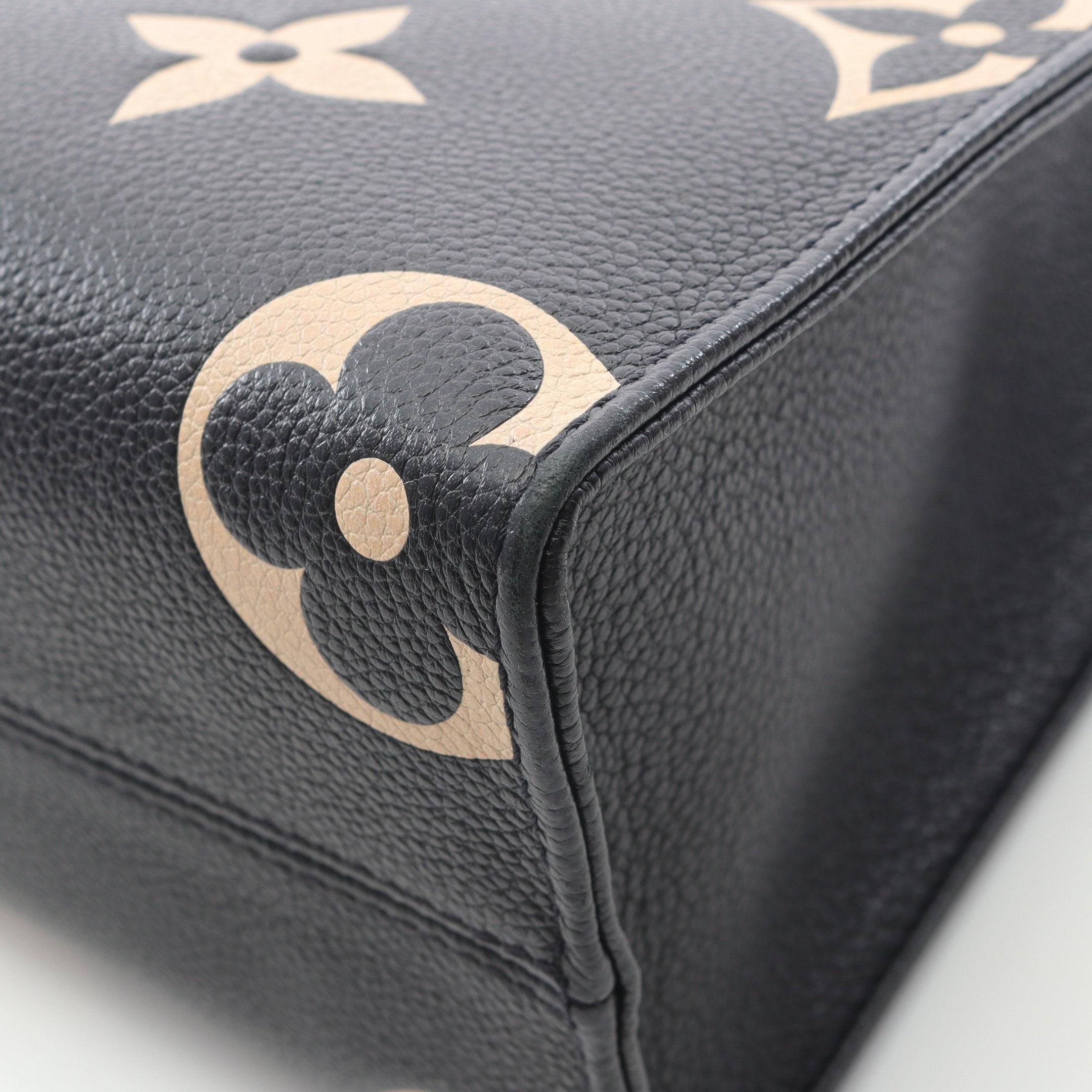 オンザゴーPM バイカラー モノグラムアンプラント ハンドバッグ レザー