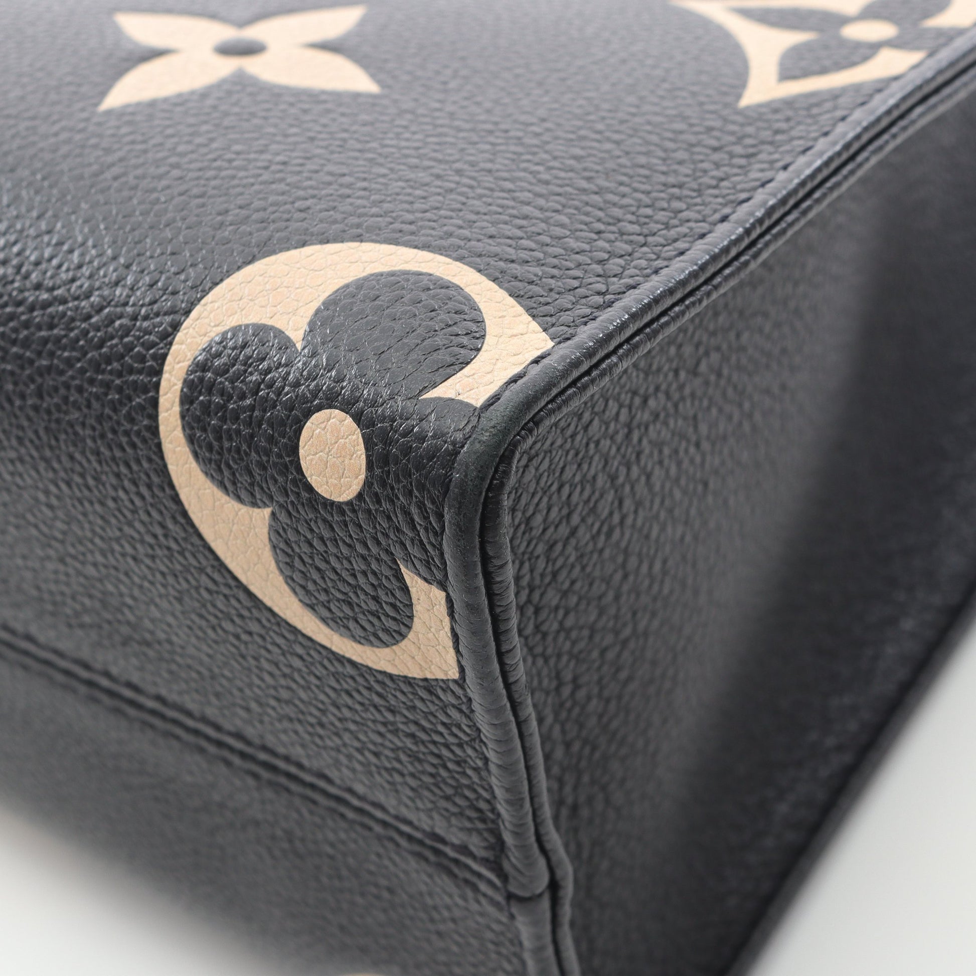 オンザゴーPM バイカラー モノグラムアンプラント ハンドバッグ レザー ブラック ベージュ 2WAY ルイヴィトン バッグ LOUIS VUITTON