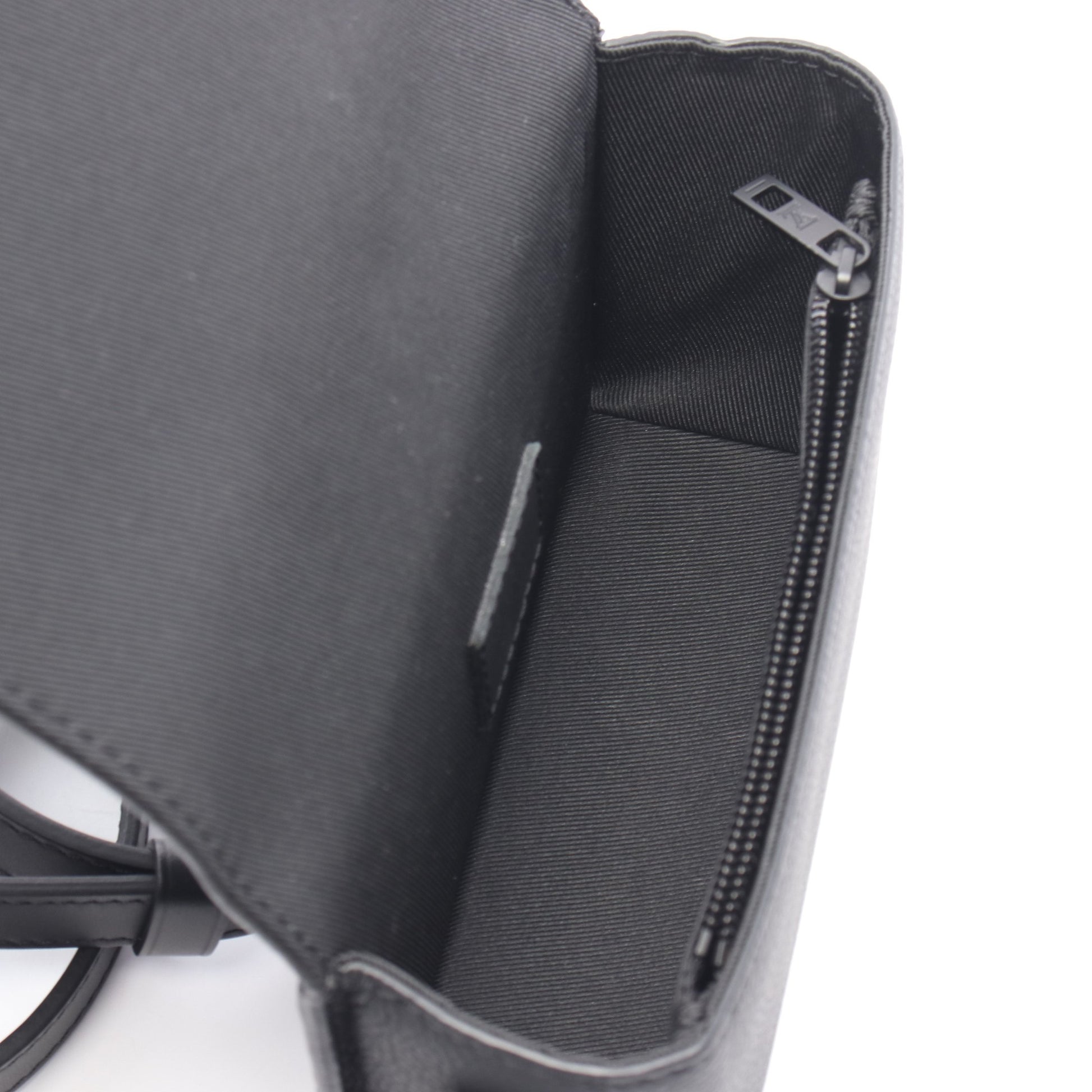 ファストライン ウェアラブル ウォレット LV アエログラム ショルダーバッグ レザー ブラック ルイヴィトン バッグ LOUIS VUITTON
