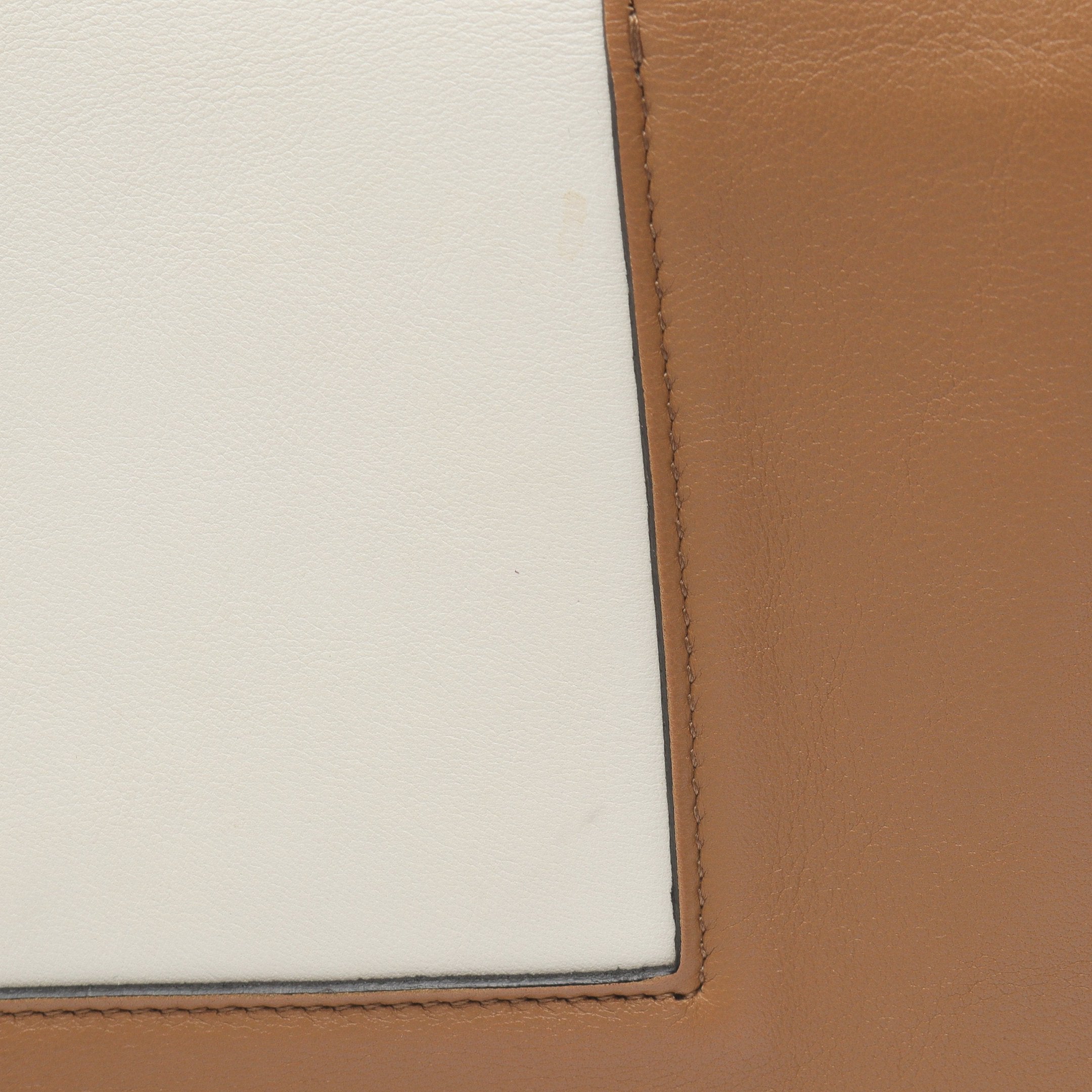 フレーム ミディアム ショルダーバッグ レザー ホワイト ライト