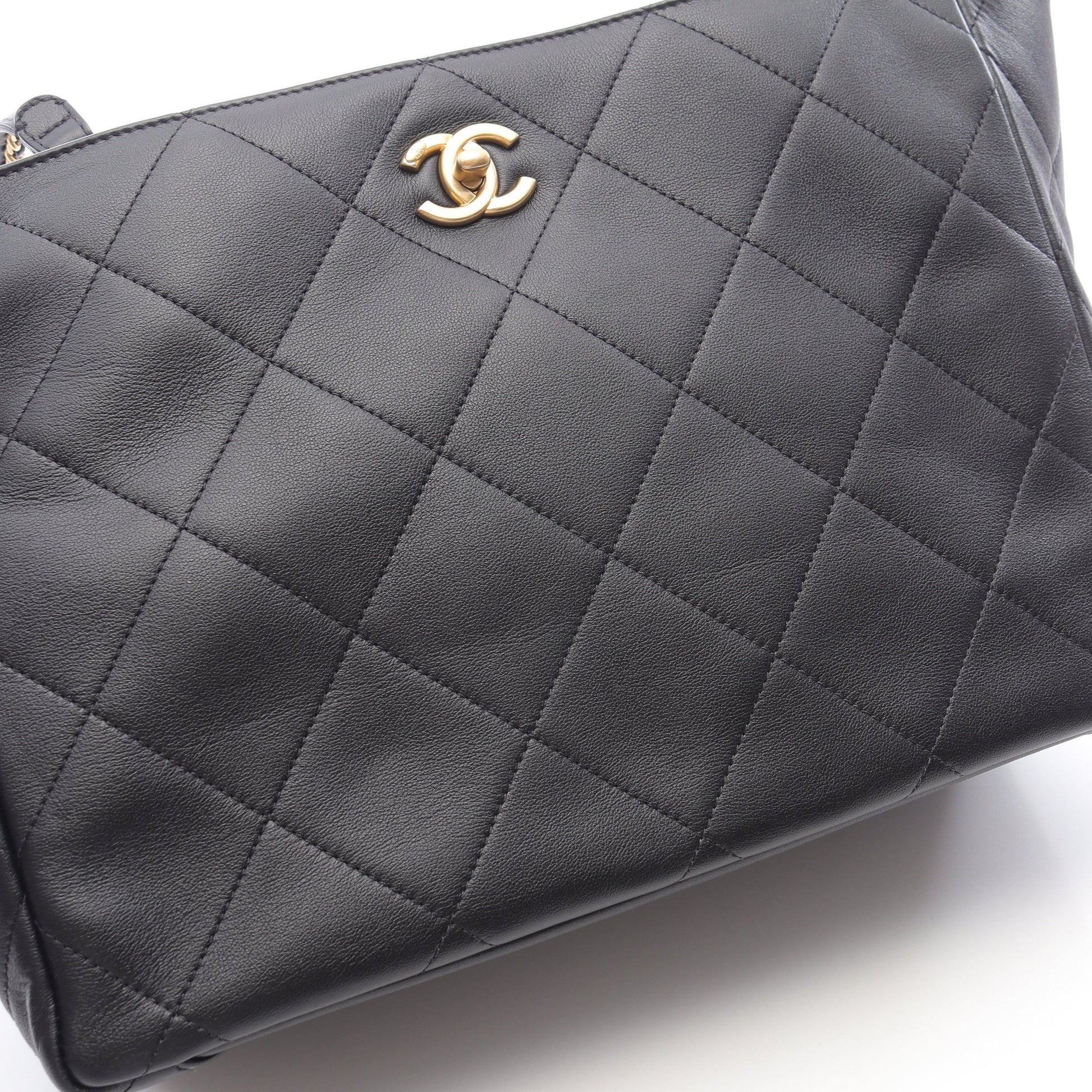 マトラッセ ショルダーバッグ トートバッグ レザー ブラック ゴールド金具 シャネル バッグ CHANEL