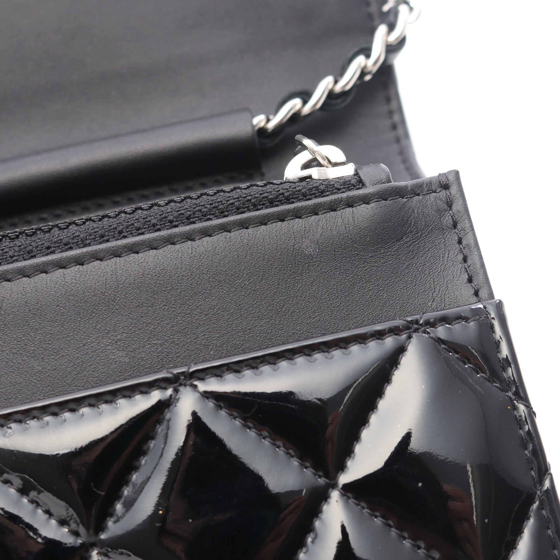 マトラッセ チェーンウォレット エナメルレザー ブラック シルバー金具 シャネル バッグ CHANEL