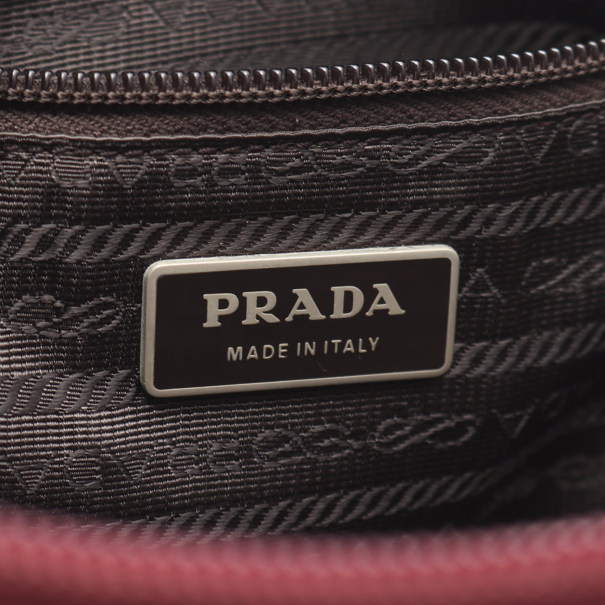 ショルダーバッグ ナイロン レザー ボルドー 三角プレート プラダ バッグ PRADA