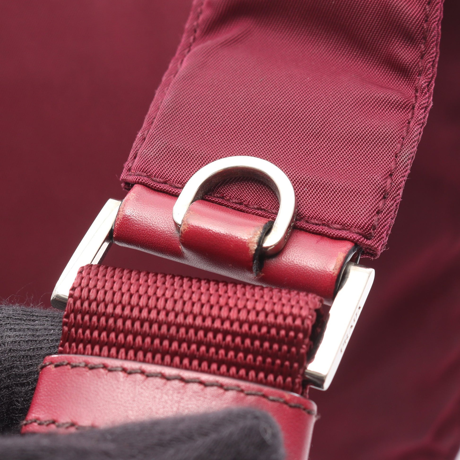 ショルダーバッグ ナイロン レザー ボルドー 三角プレート プラダ バッグ PRADA