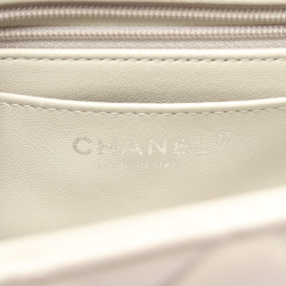 ミニマトラッセ20 チェーンショルダーバッグ ラムスキン ライトグレー シルバー金具 シャネル バッグ CHANEL