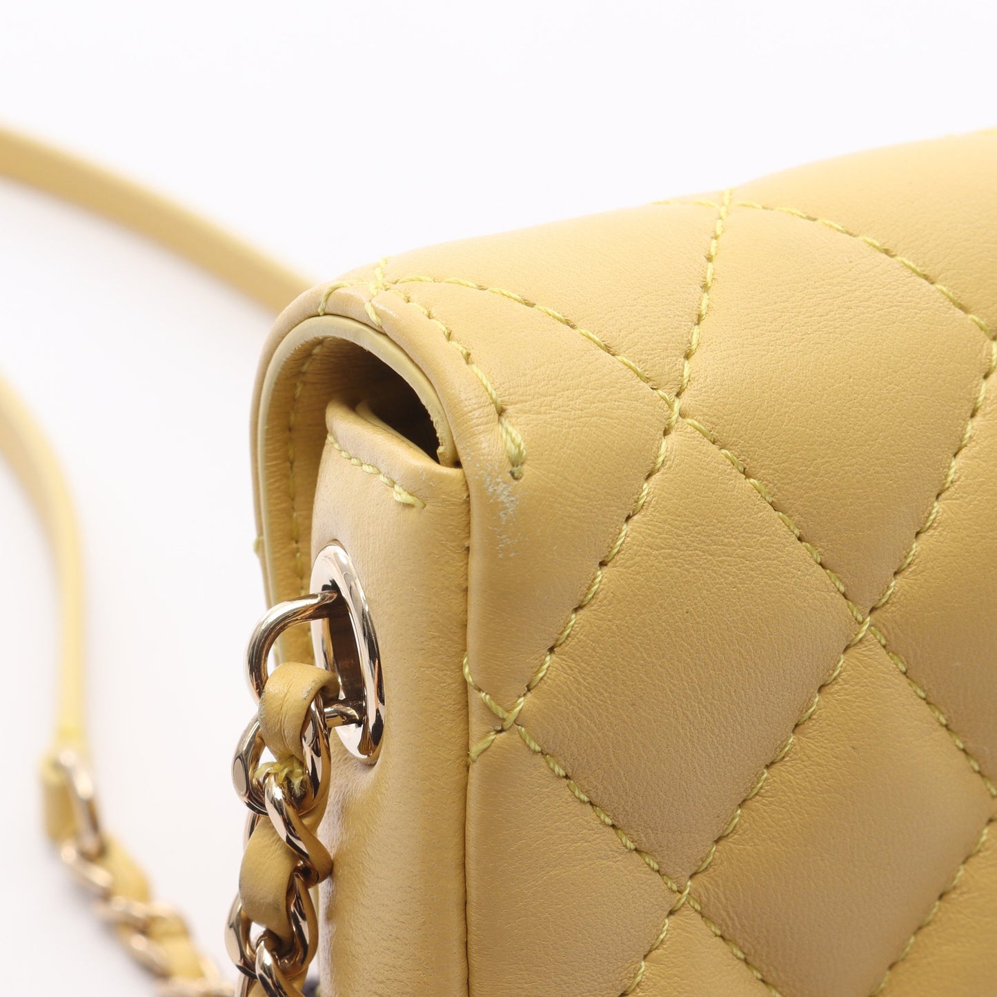 マトラッセ チェーンショルダーバッグ ラムスキン ライトイエロー ゴールド金具 シャネル バッグ CHANEL