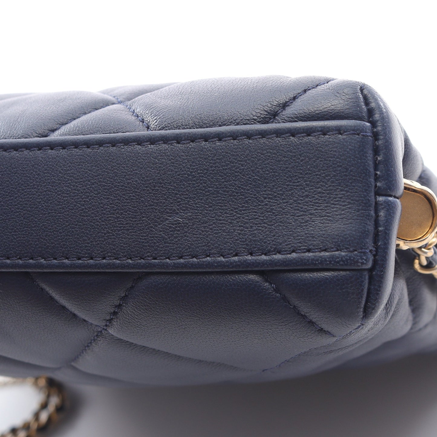 マトラッセ チェーンショルダーバッグ ラムスキン ネイビー ゴールド金具 シャネル バッグ CHANEL