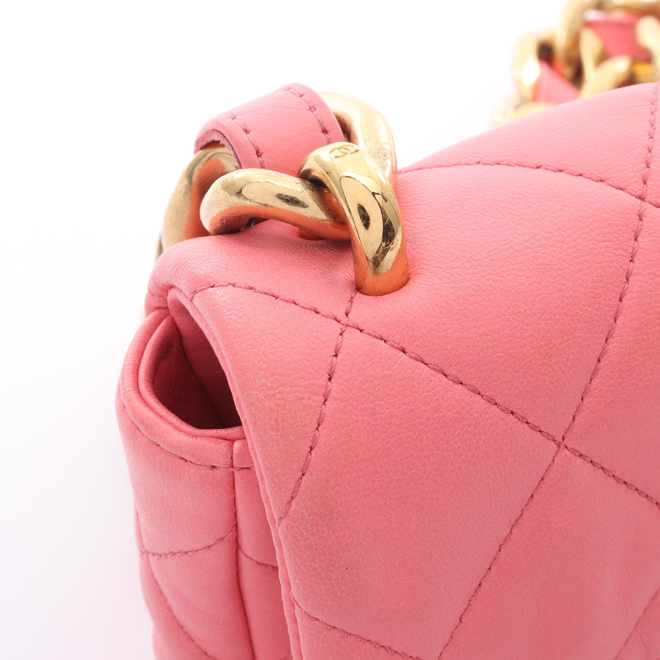 CHANEL(シャネル) ショルダーバッグ マトラッセ AS3002 メタリックピンク×ゴールド チェーンショルダー/ゴールド金具 ラムスキン マトラッセ チェーンショルダーバッグ ラムスキン ピンク ゴールド金具