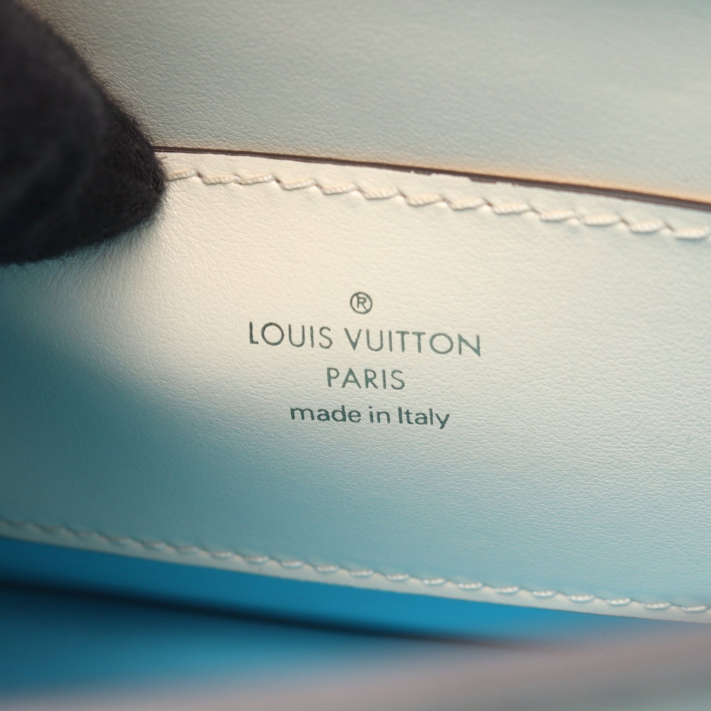 LV PONT 9 LVポンヌフ クレーム ショルダーバッグ レザー アイボリー ルイヴィトン バッグ LOUIS VUITTON