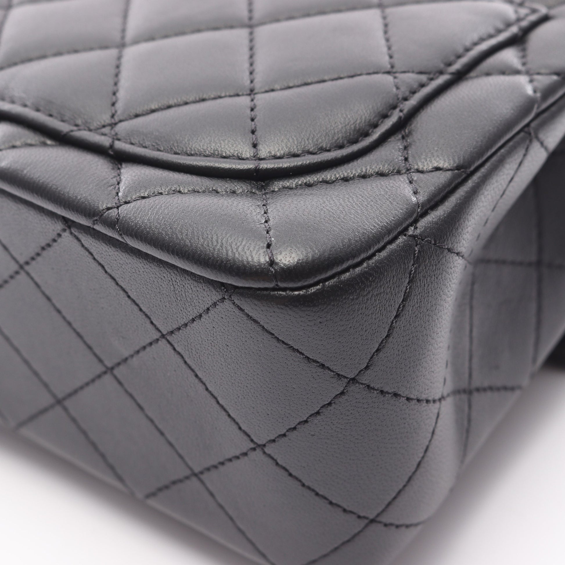 ミニマトラッセ チェーンショルダーバッグ ラムスキン ブラック ゴールド金具 シャネル バッグ CHANEL