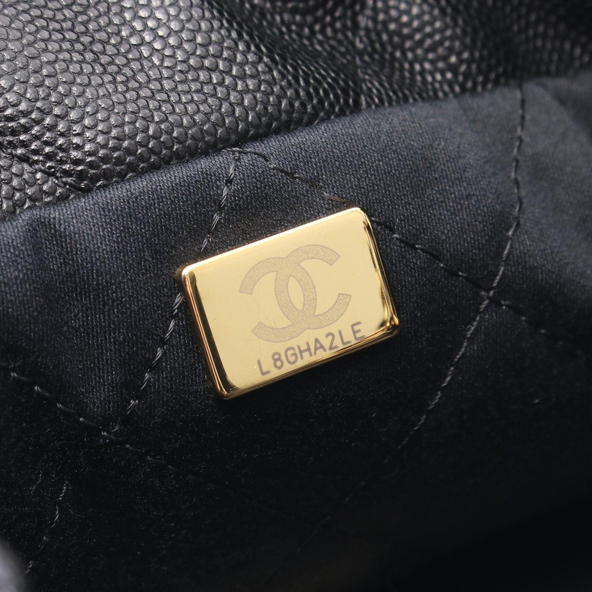 CHANEL 22 ミニ チェーンショルダーバッグ キャビアスキン ブラック ゴールド金具 シャネル バッグ CHANEL