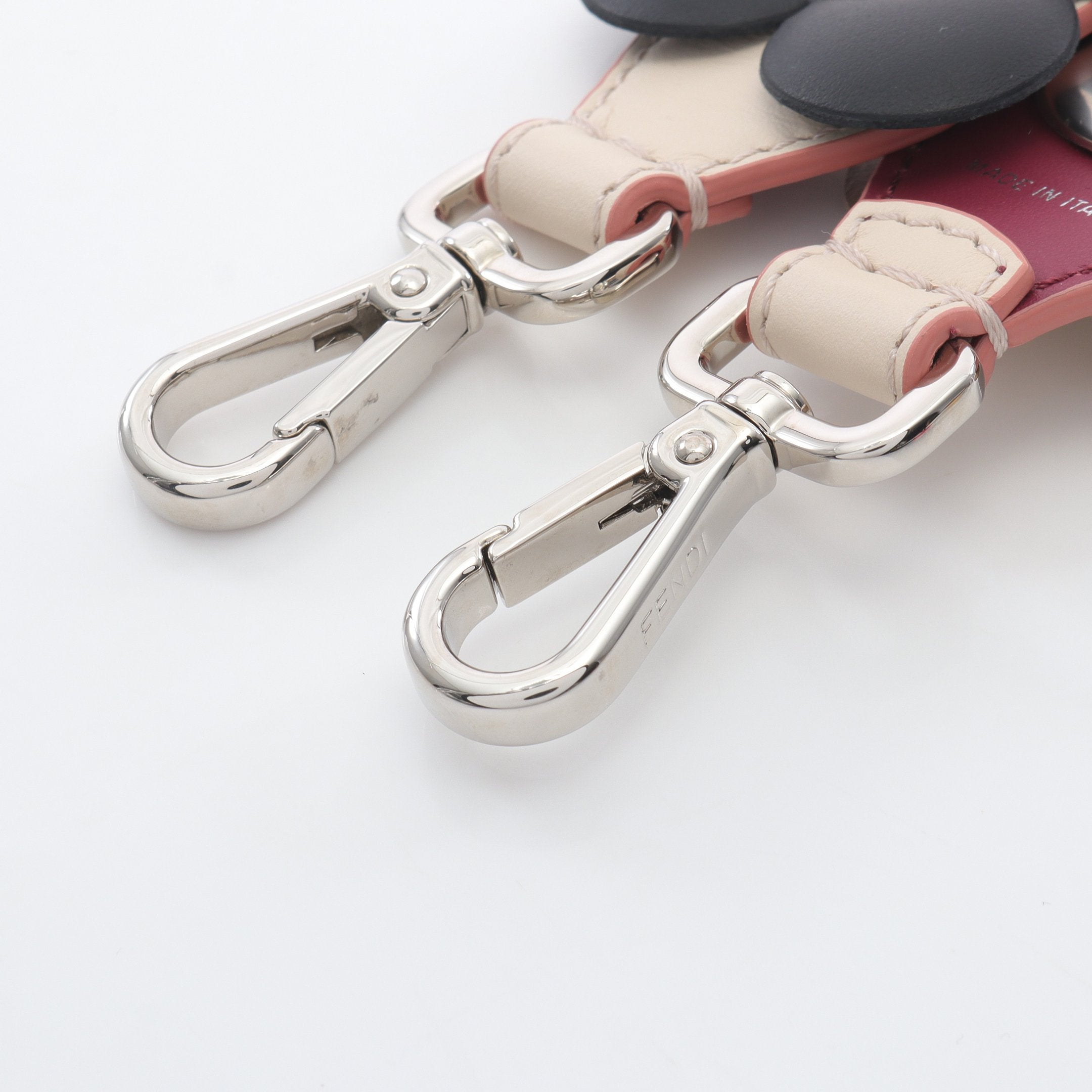 フェンディ ミニストラップユー LOVE スタッズ ロゴ ショルダー