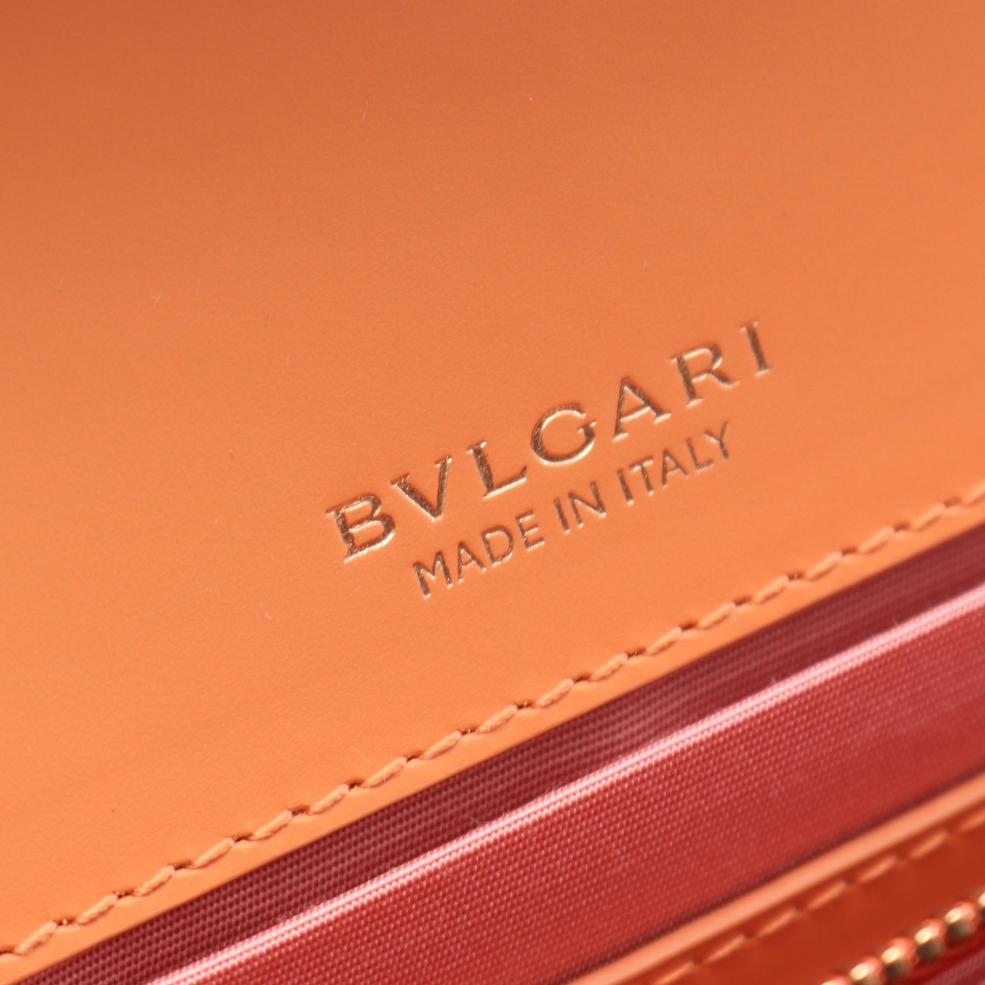 セルペンティ フォーエバー チェーンショルダーバッグ レザー コーラルオレンジ ブルガリ バッグ BVLGARI